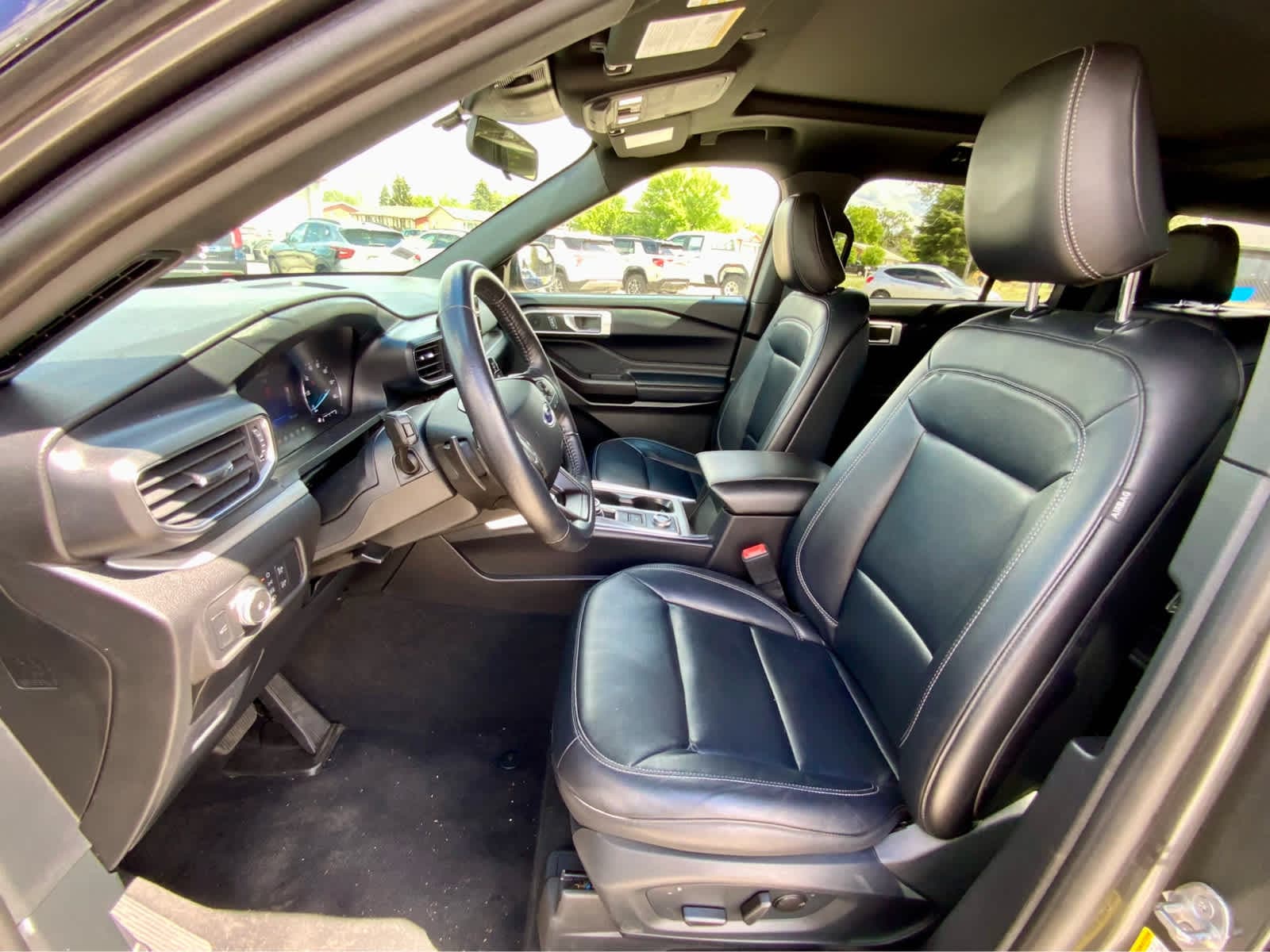 Thumbnail: 2020 Ford Explorer - 26