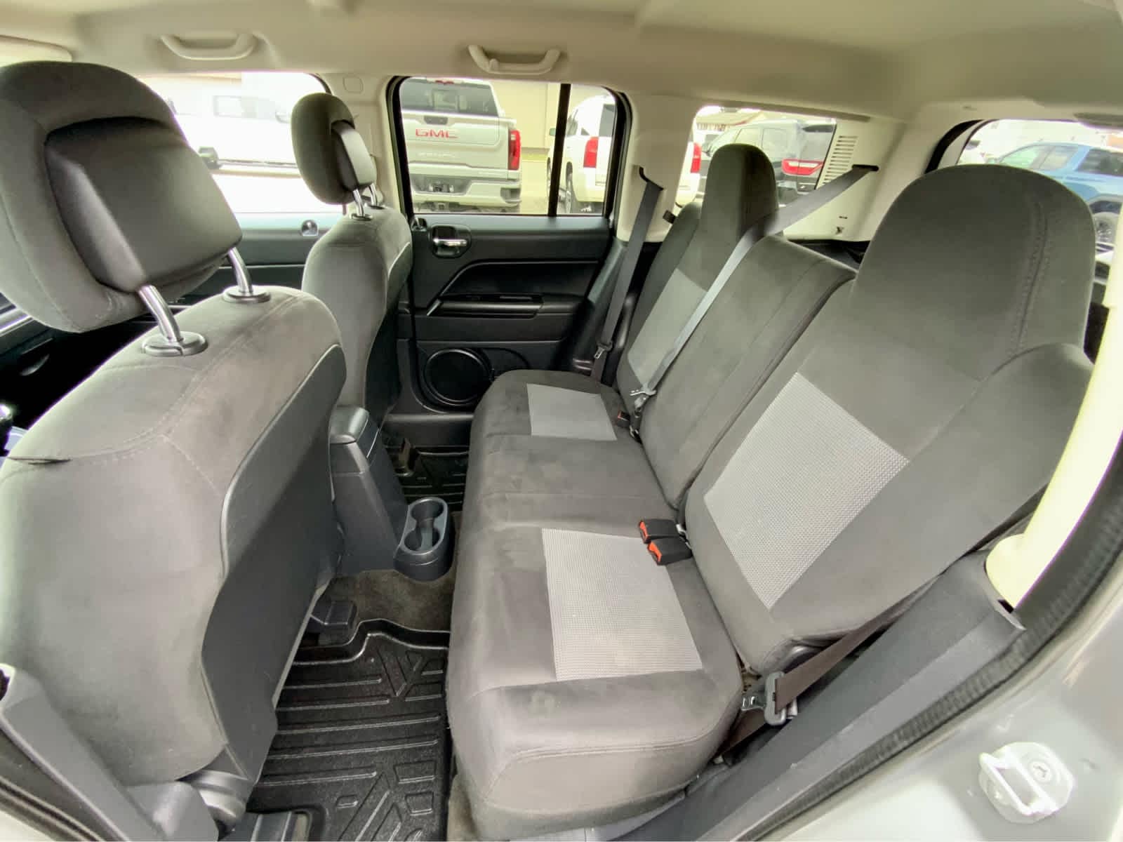 Thumbnail: 2016 Jeep Patriot - 23