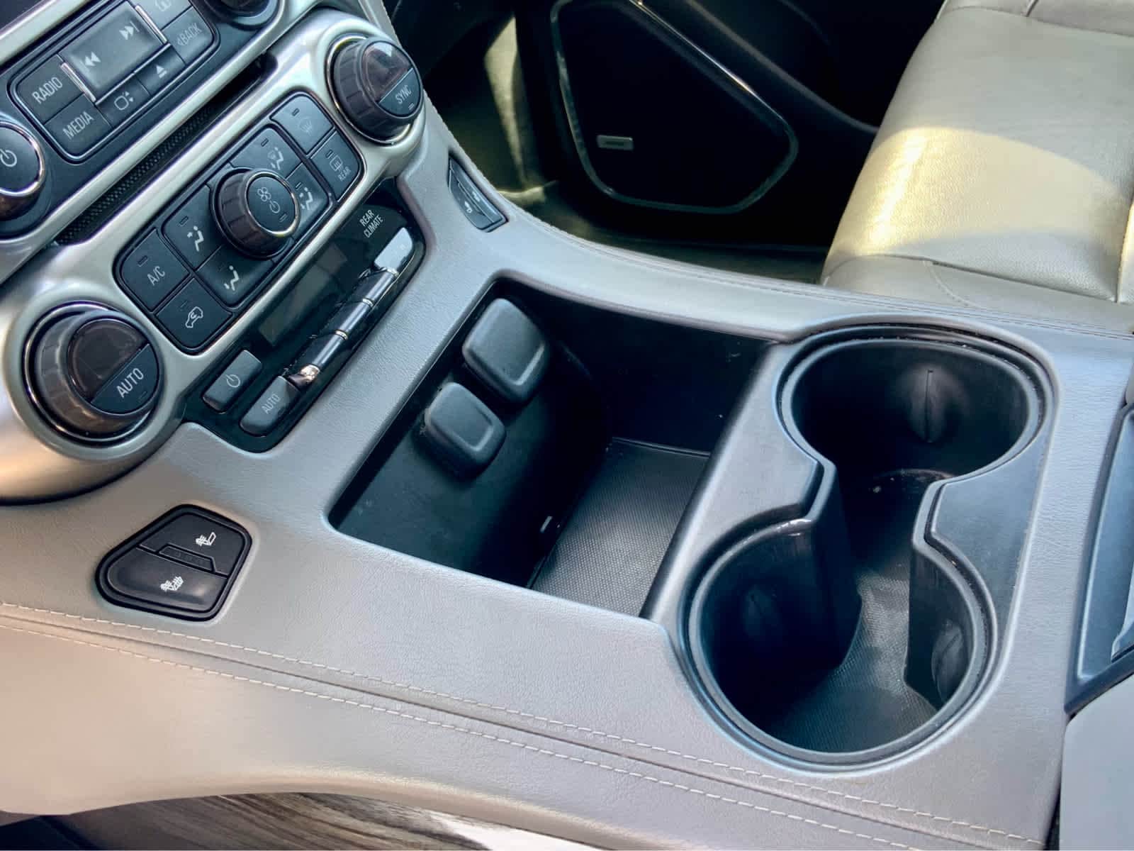 Thumbnail: 2017 Chevrolet Suburban - 47