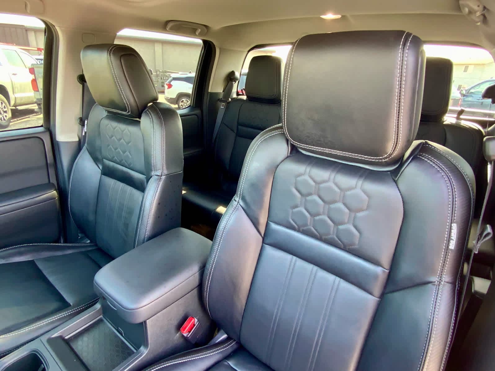 Thumbnail: 2024 Nissan Frontier - 28