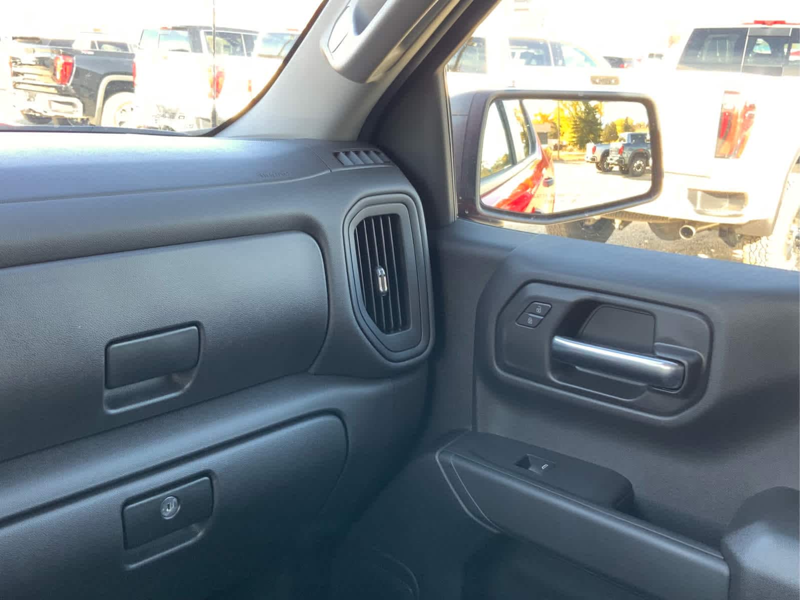 Thumbnail: 2026 Chevrolet Silverado 1500 - 43