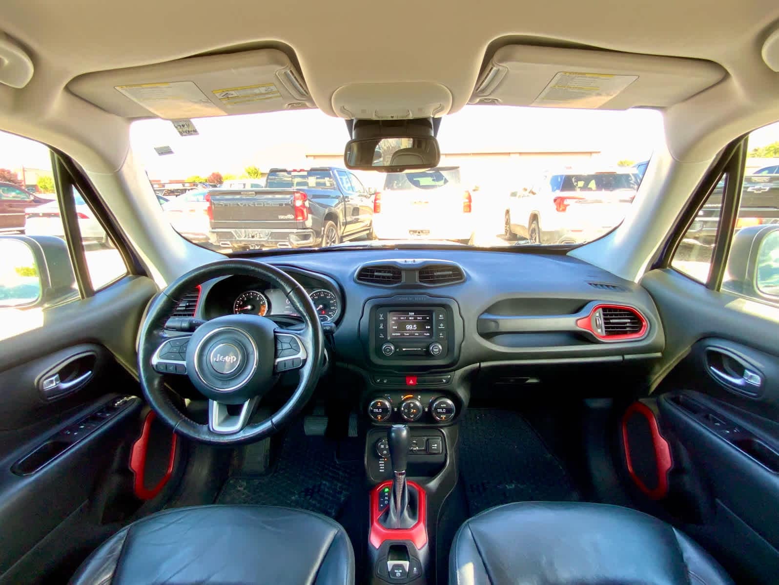 Thumbnail: 2017 Jeep Renegade - 28