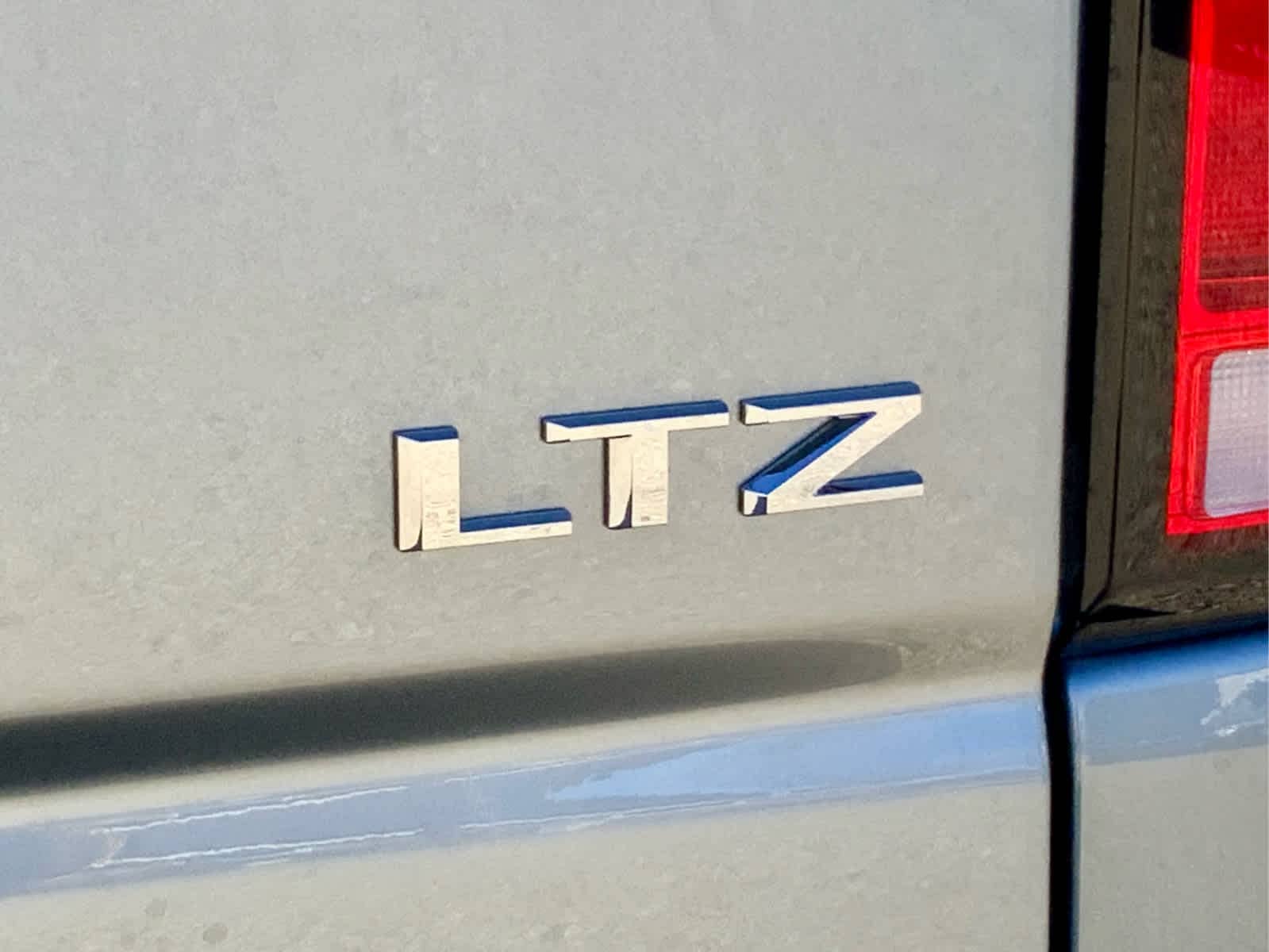 Thumbnail: 2026 Chevrolet Silverado 3500 - 30