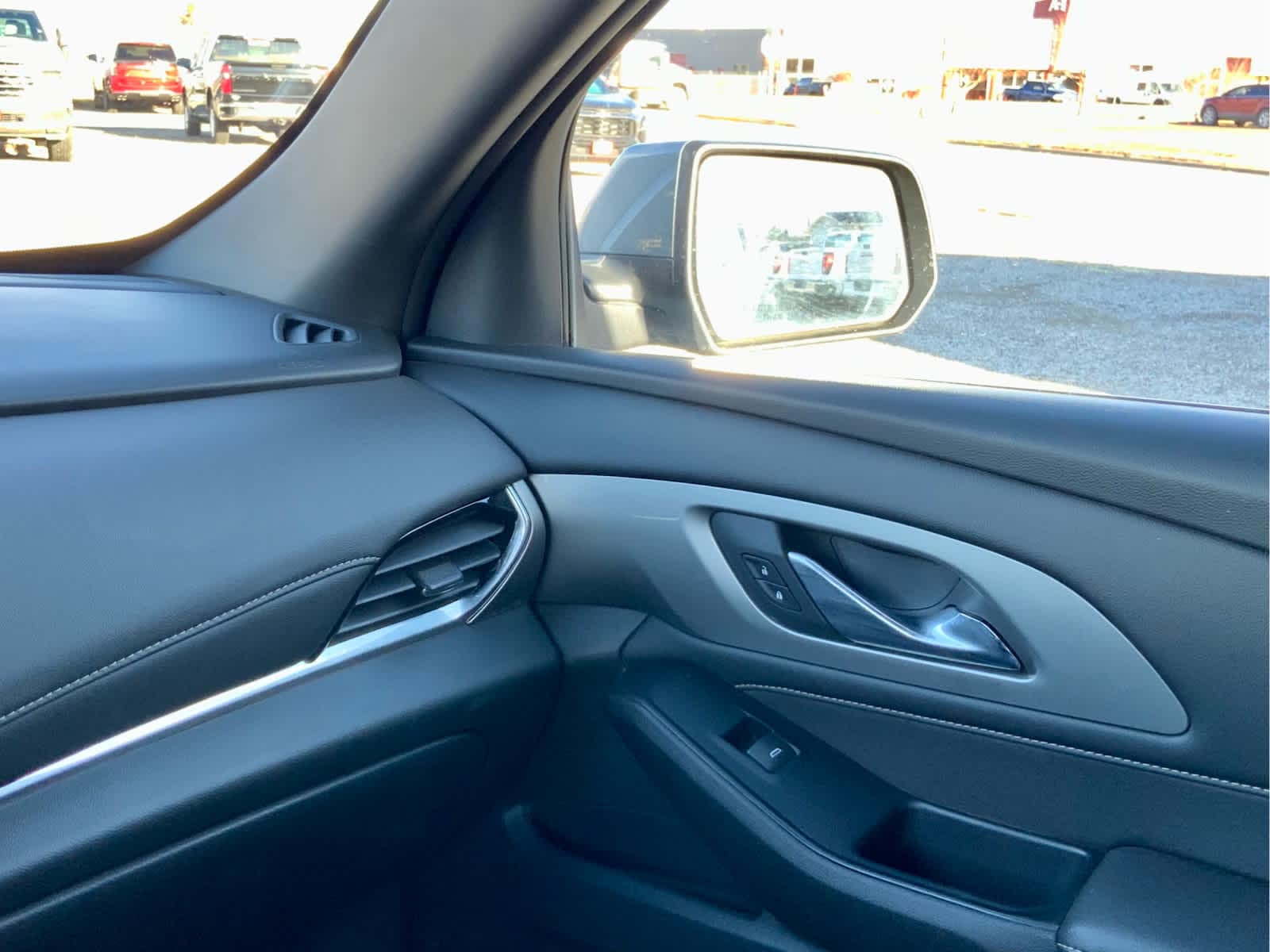 Thumbnail: 2023 Chevrolet Traverse - 40