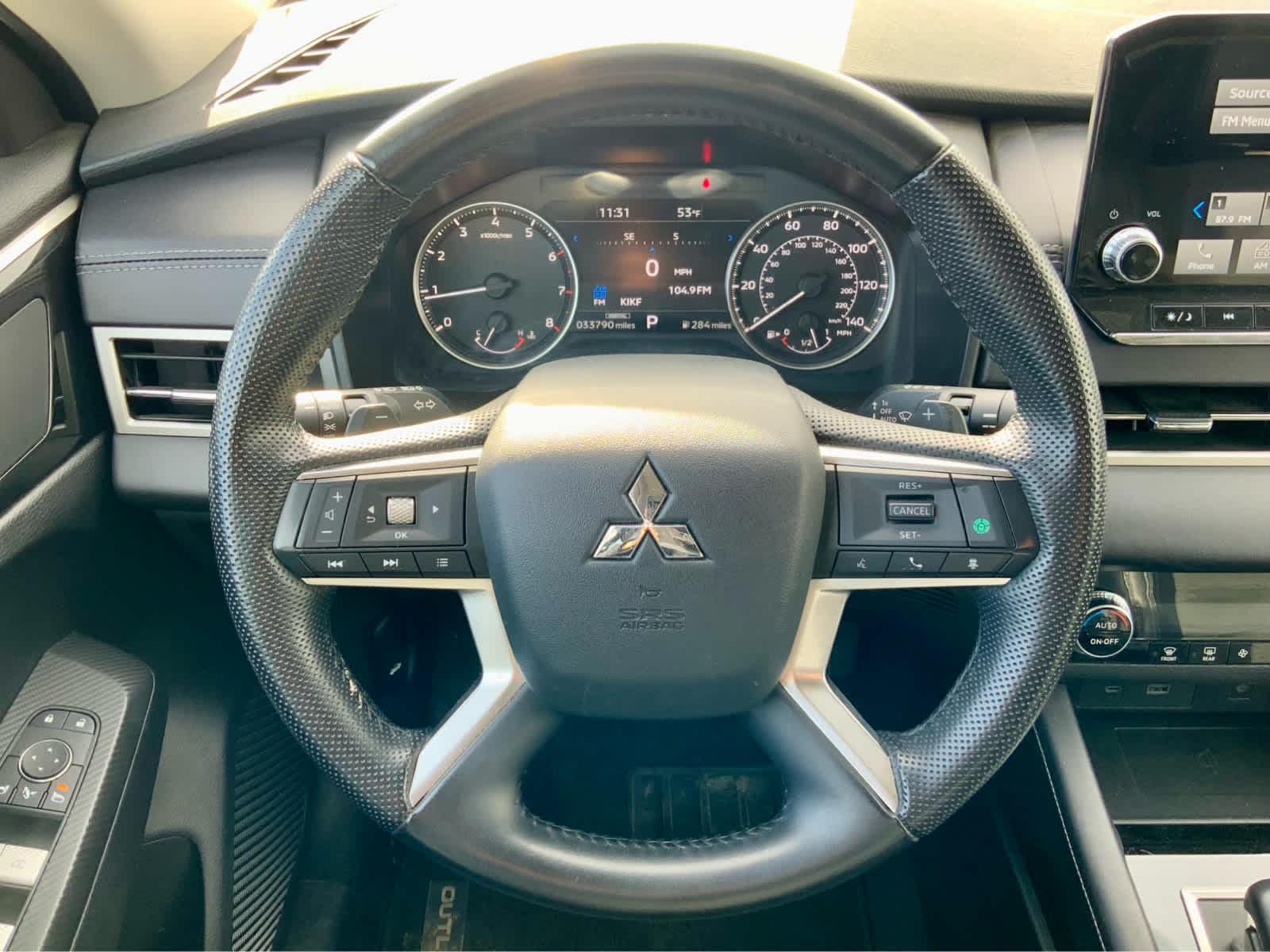 Thumbnail: 2024 Mitsubishi Outlander - 37