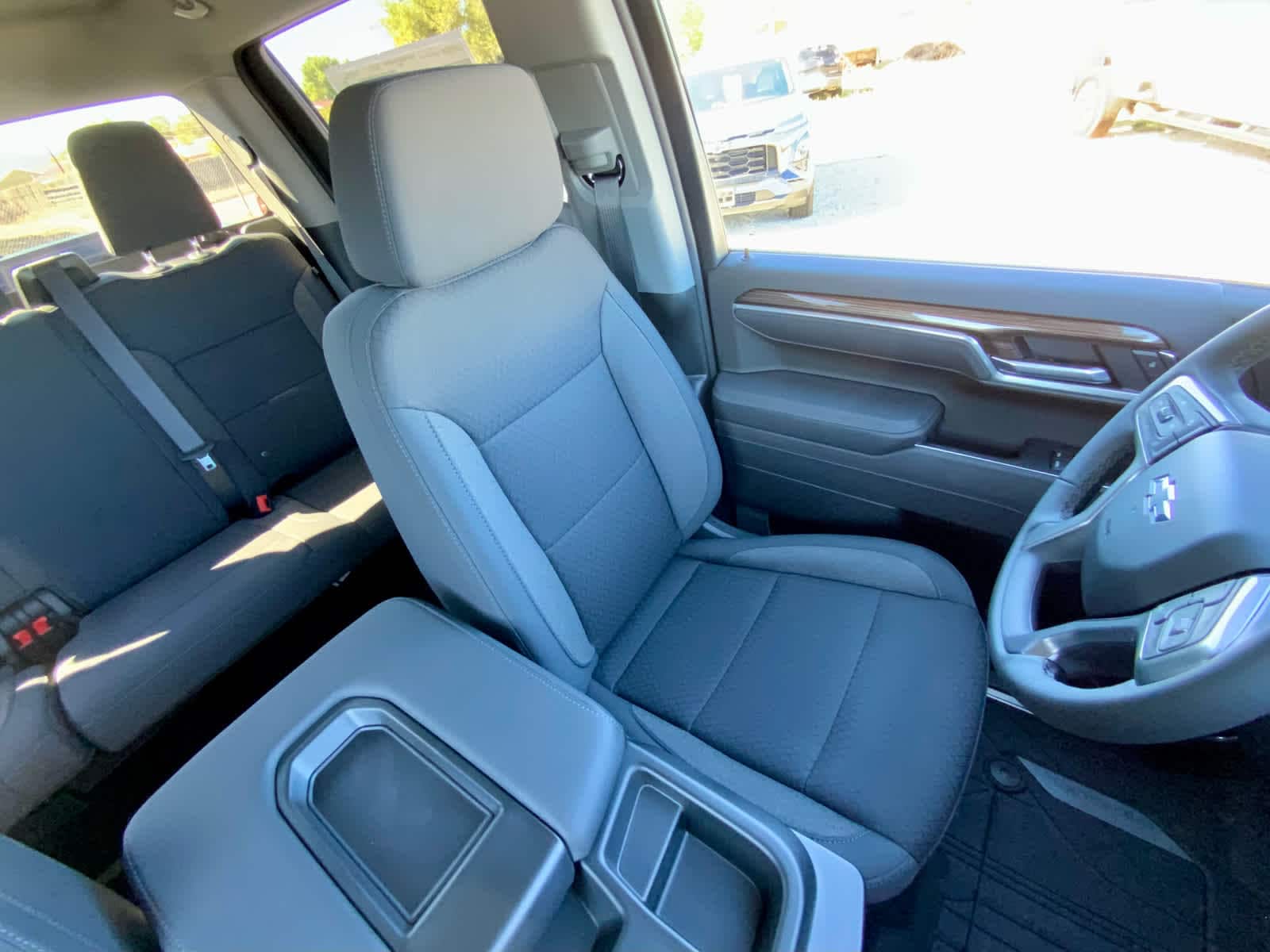 Thumbnail: 2026 Chevrolet Silverado 1500 - 32