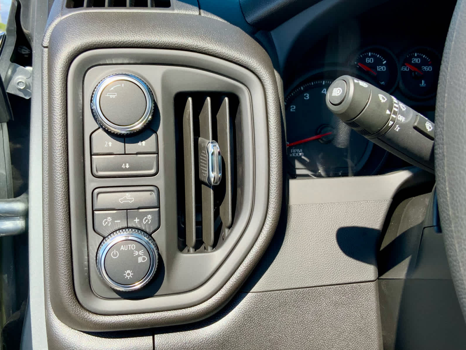 Thumbnail: 2025 GMC Sierra 3500 - 46
