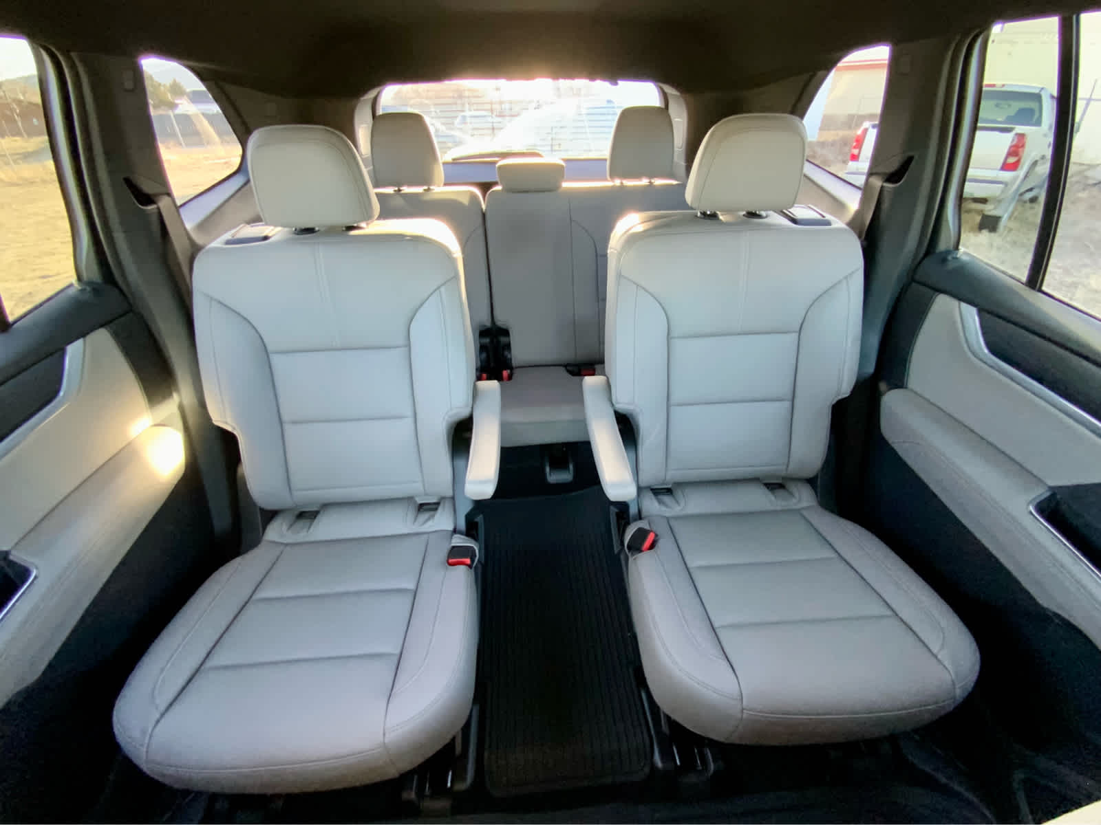 Thumbnail: 2026 GMC Acadia - 36