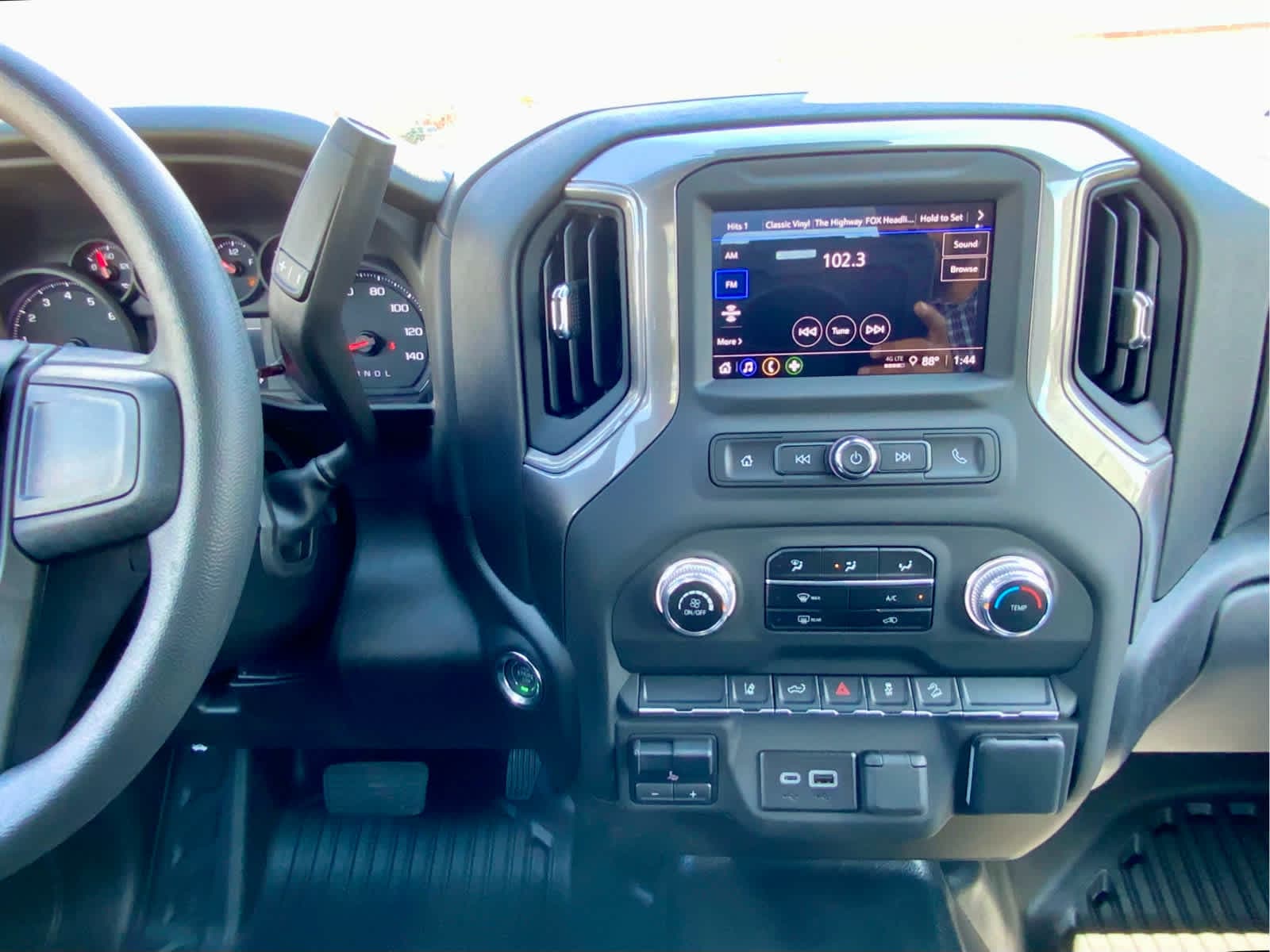 Thumbnail: 2025 GMC Sierra 3500 - 37