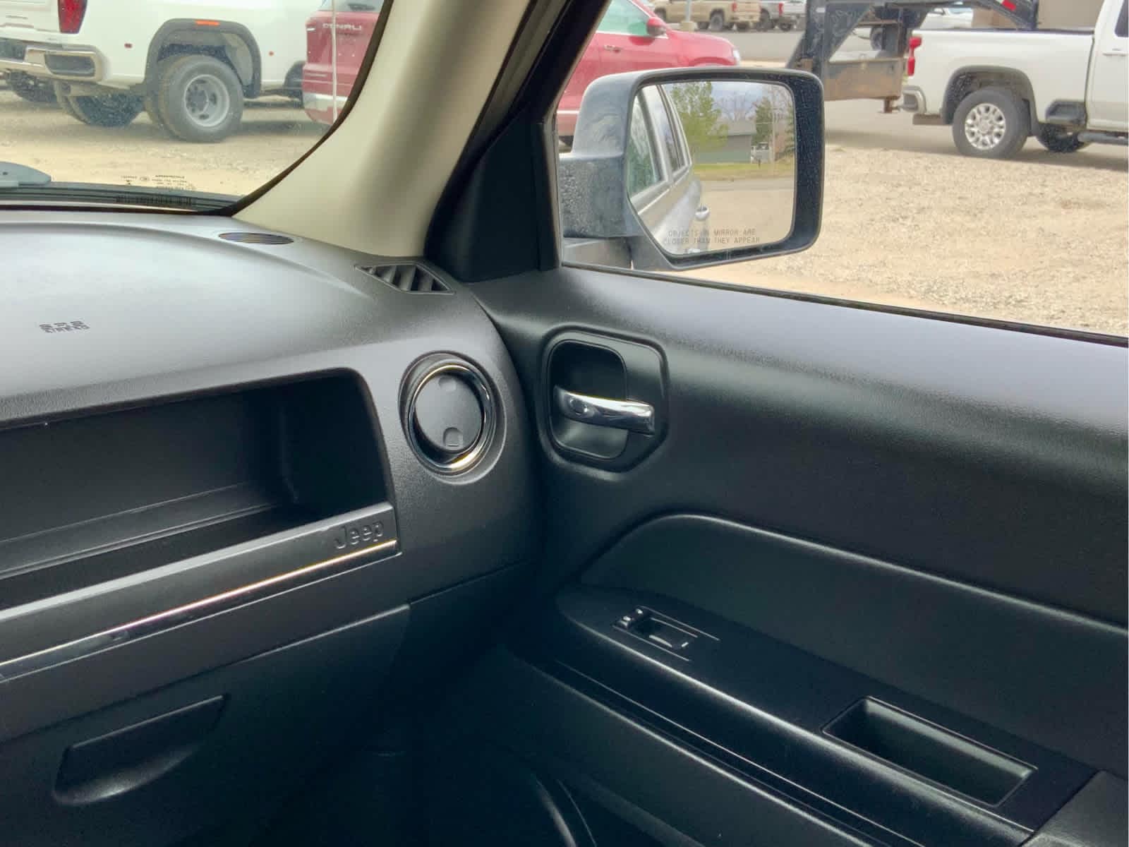 Thumbnail: 2016 Jeep Patriot - 36