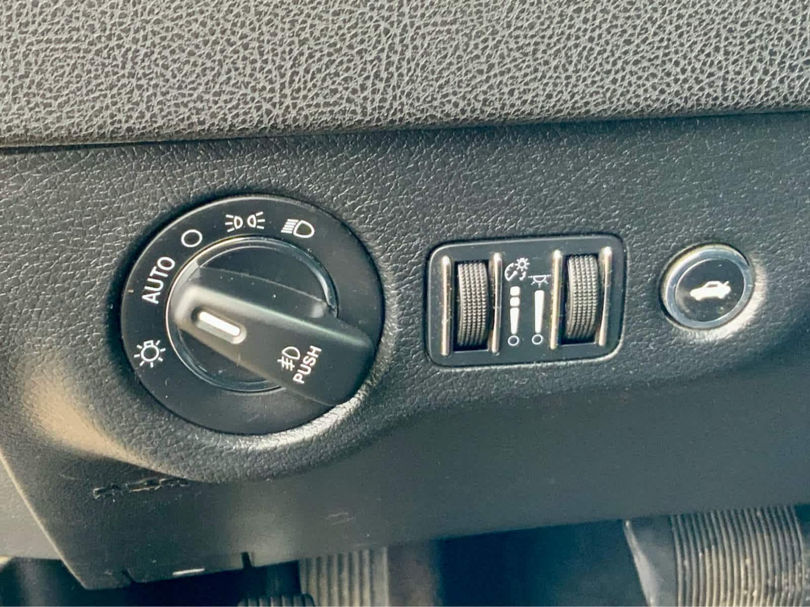 Thumbnail: 2017 Chrysler 300 - 46