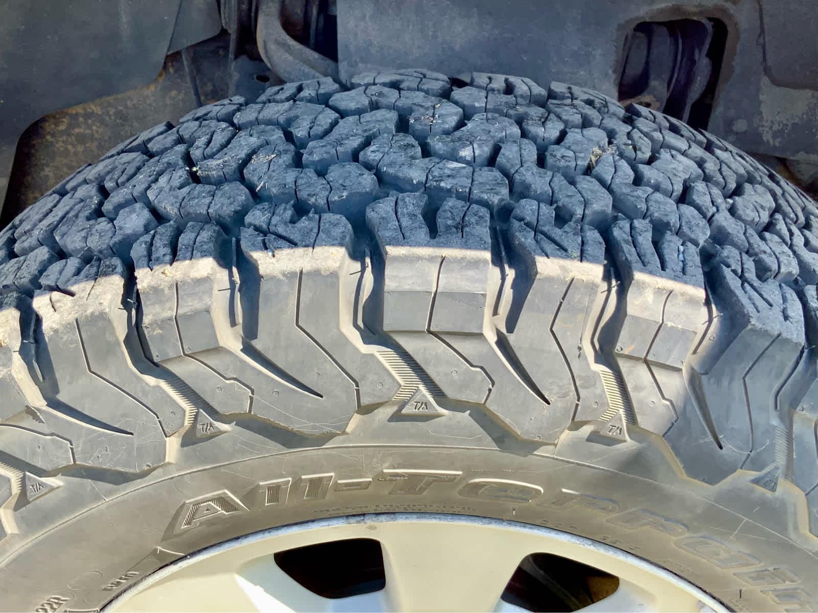 Thumbnail: 2011 GMC Sierra 2500 - 21