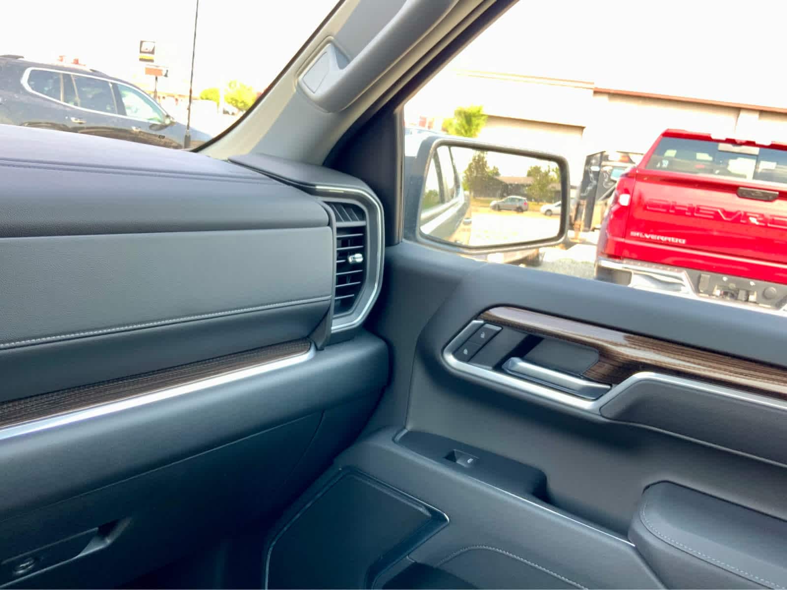 Thumbnail: 2026 Chevrolet Silverado 1500 - 40