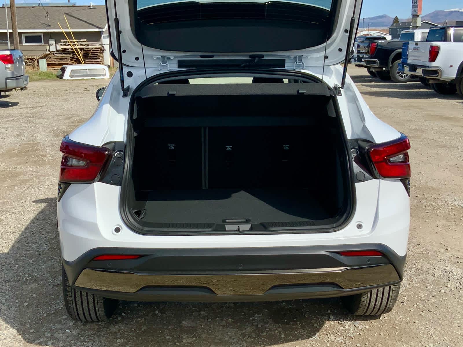 Thumbnail: 2026 Chevrolet Trax - 18