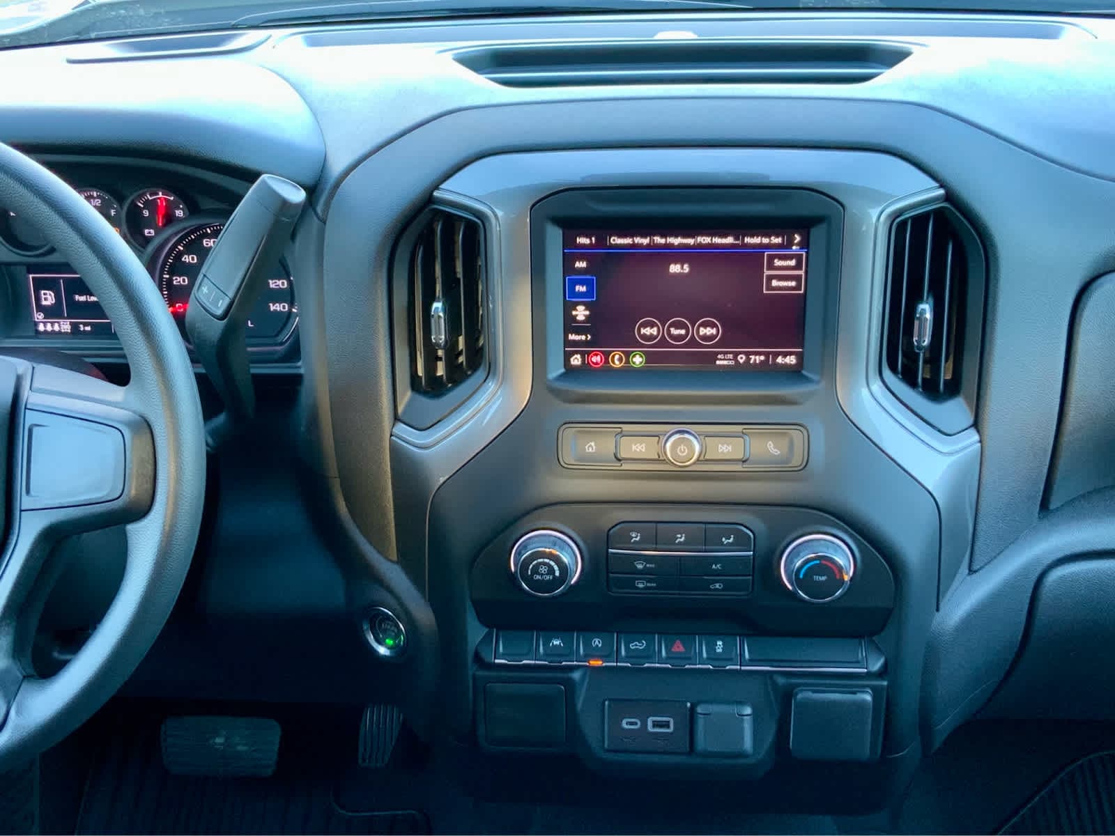 Thumbnail: 2026 Chevrolet Silverado 1500 - 47