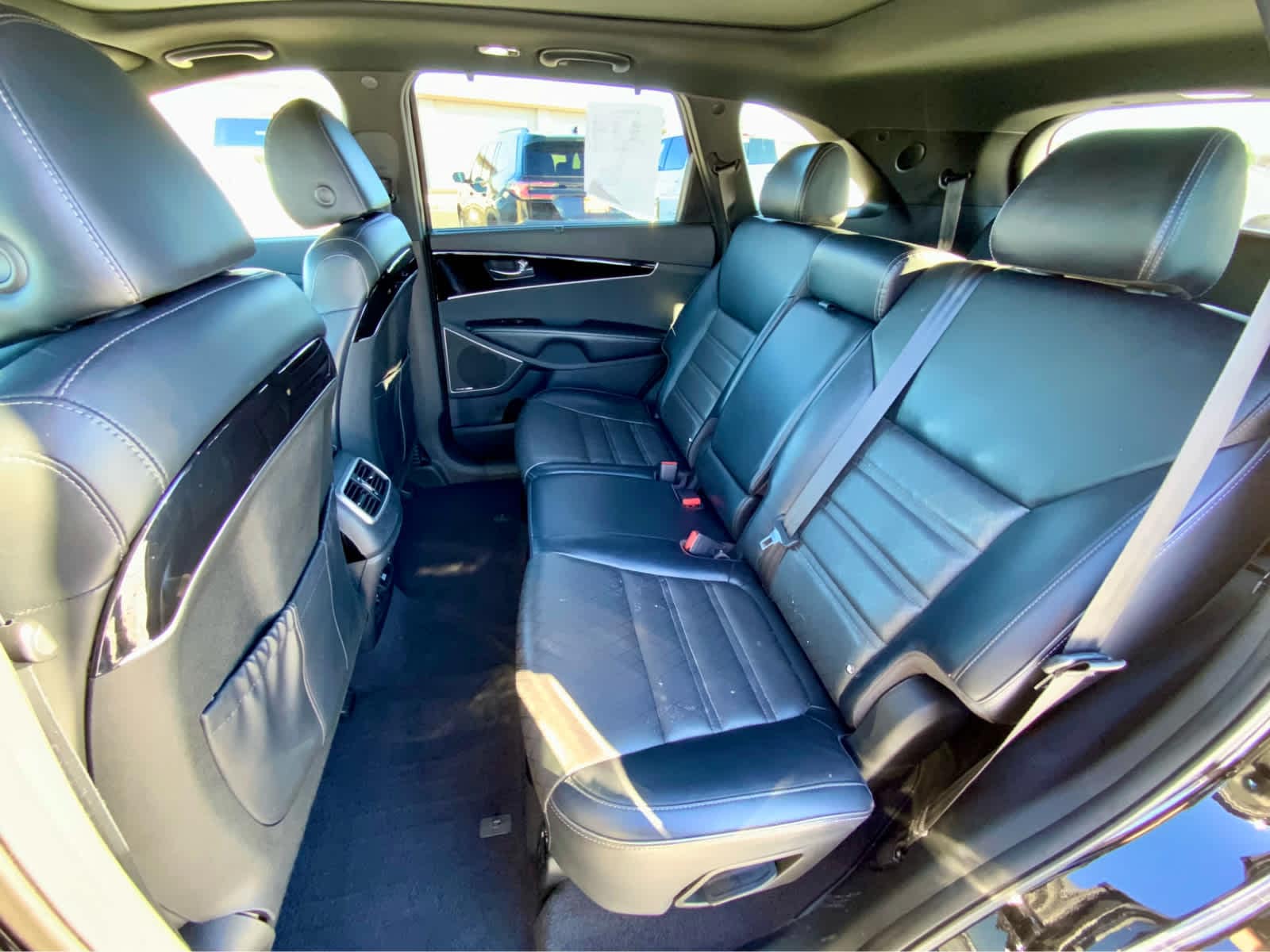 Thumbnail: 2019 Kia Sorento - 25