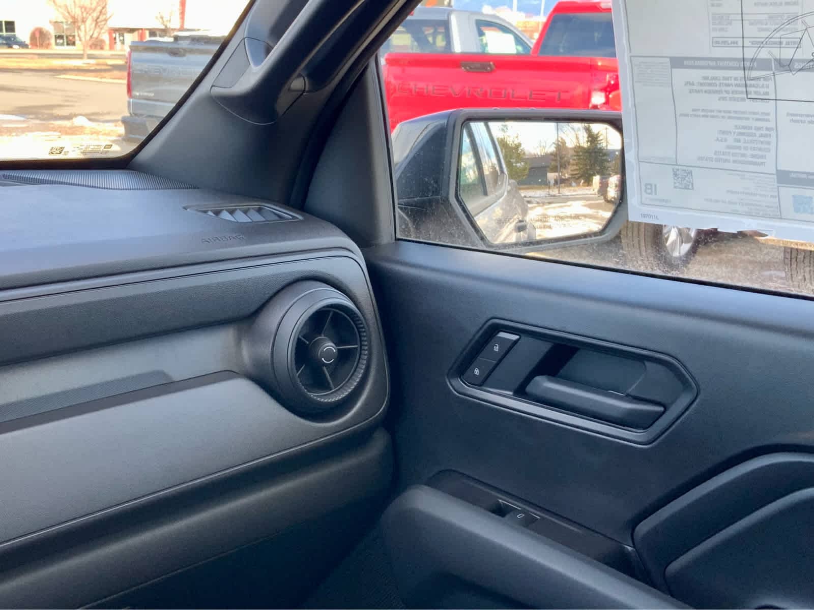 Thumbnail: 2026 Chevrolet Colorado - 36