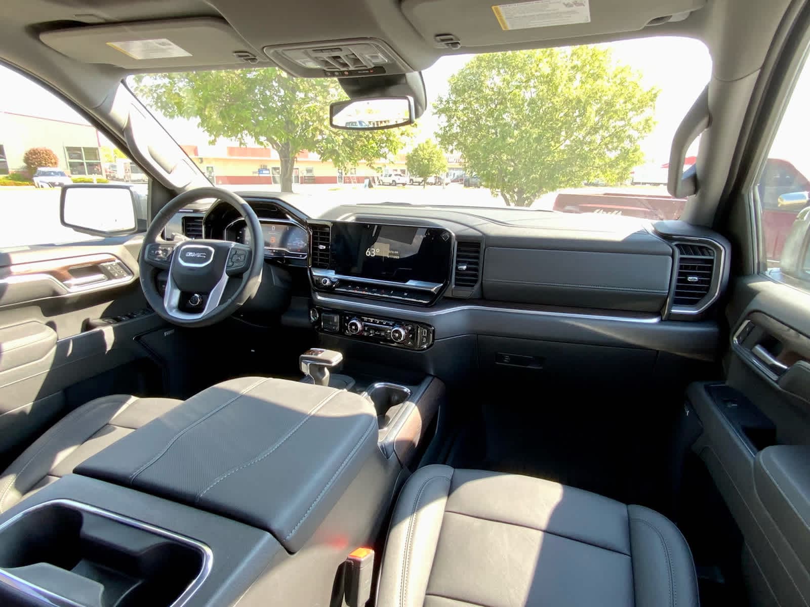 2025 GMC Sierra 1500 SLT 39