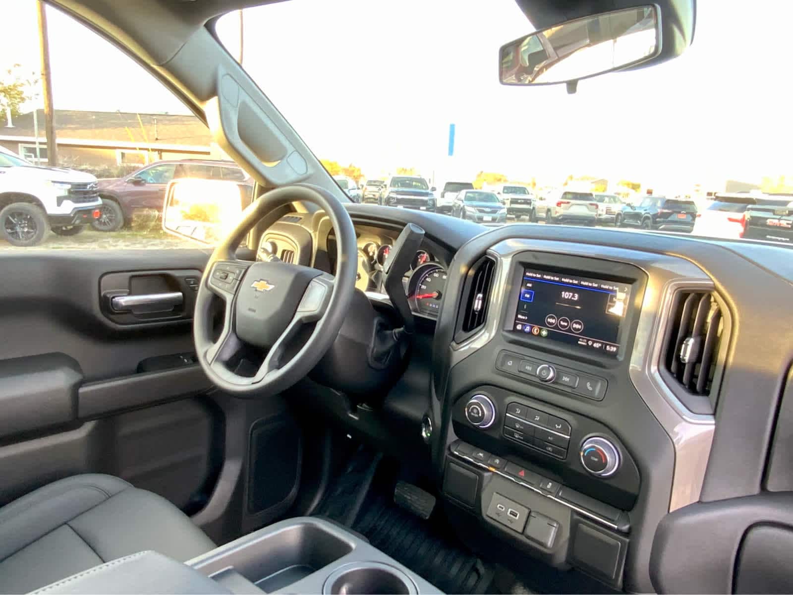 Thumbnail: 2026 Chevrolet Silverado 1500 - 32