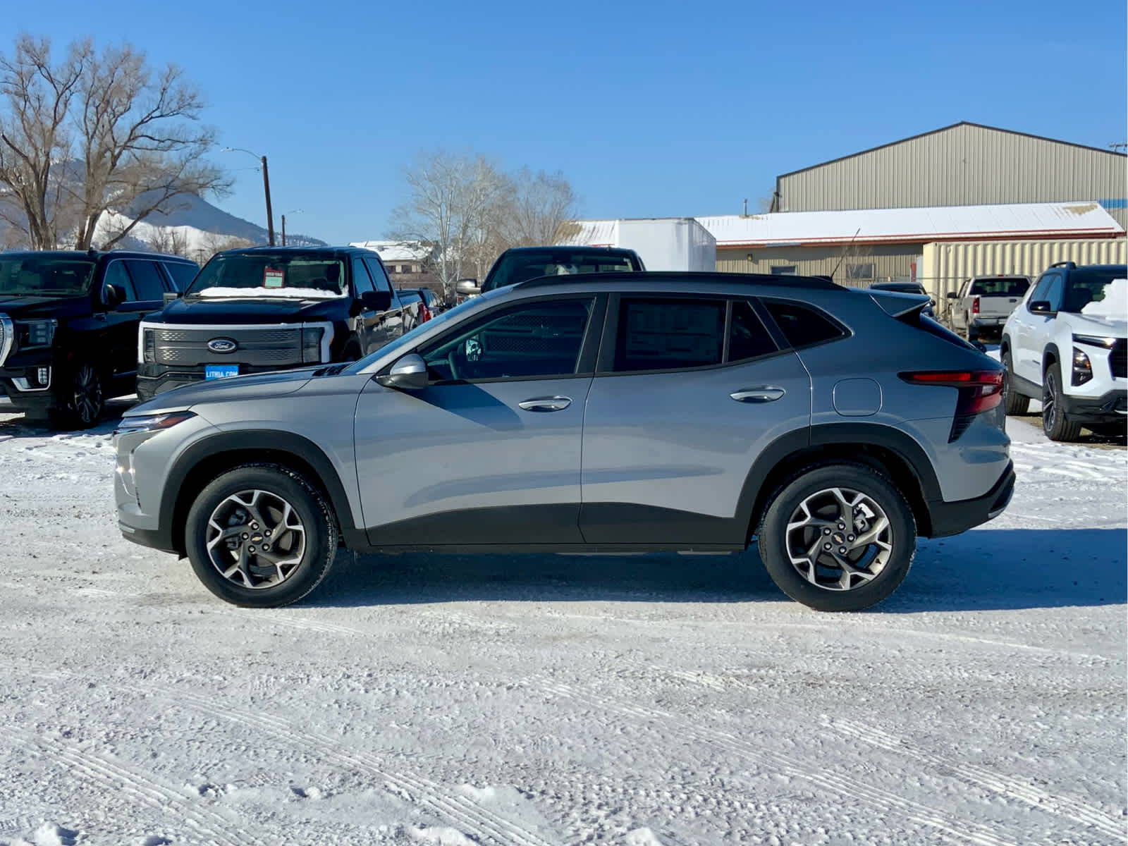 Thumbnail: 2026 Chevrolet Trax - 2