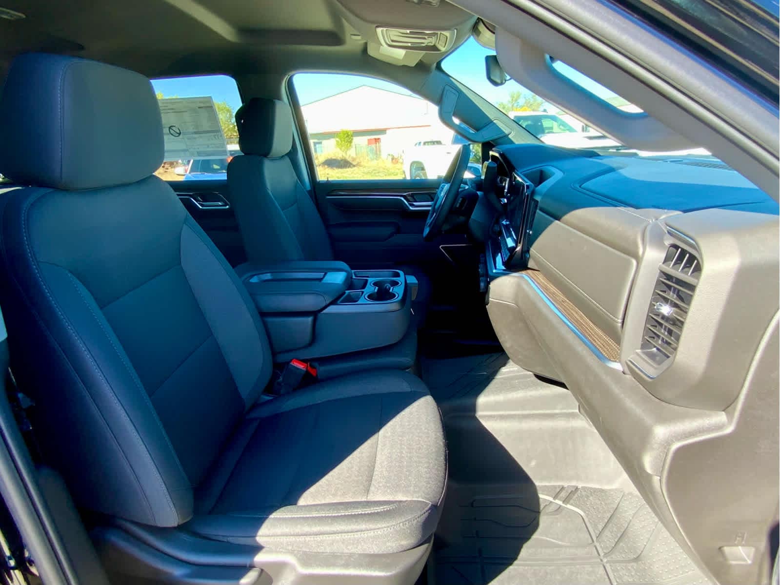 Thumbnail: 2026 Chevrolet Silverado 1500 - 28