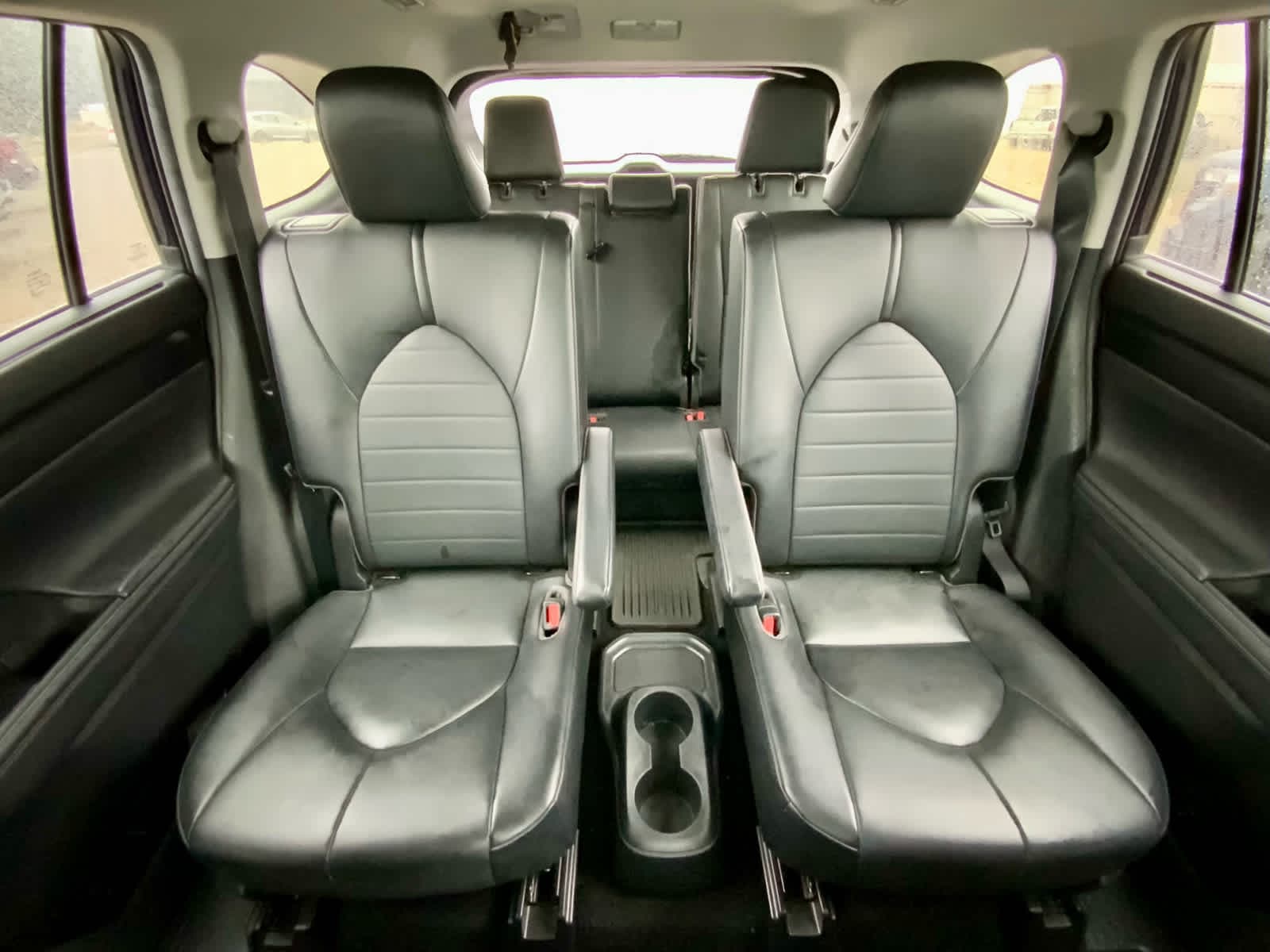 Thumbnail: 2021 Toyota Highlander - 30