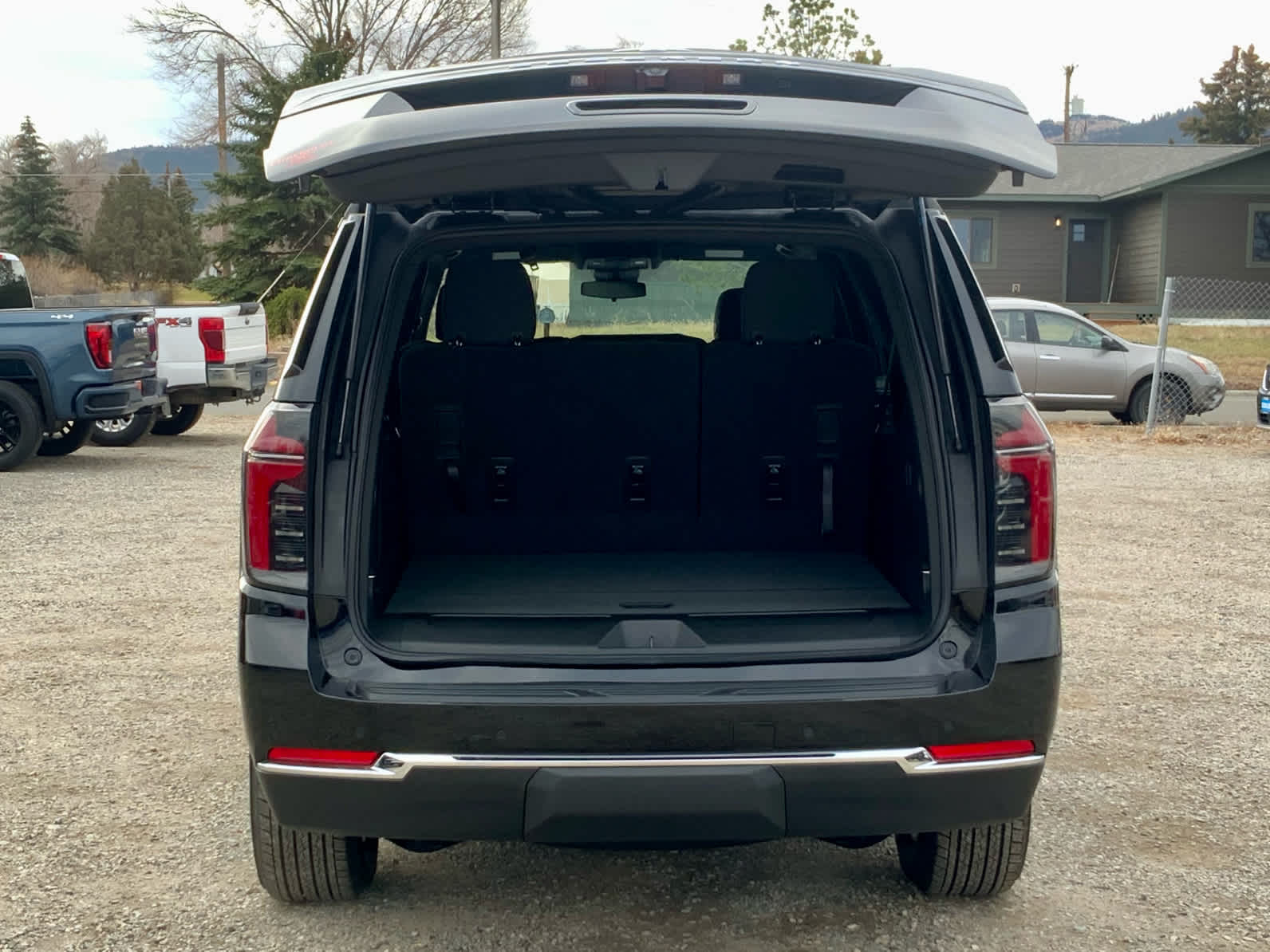 Thumbnail: 2026 Chevrolet Suburban - 15