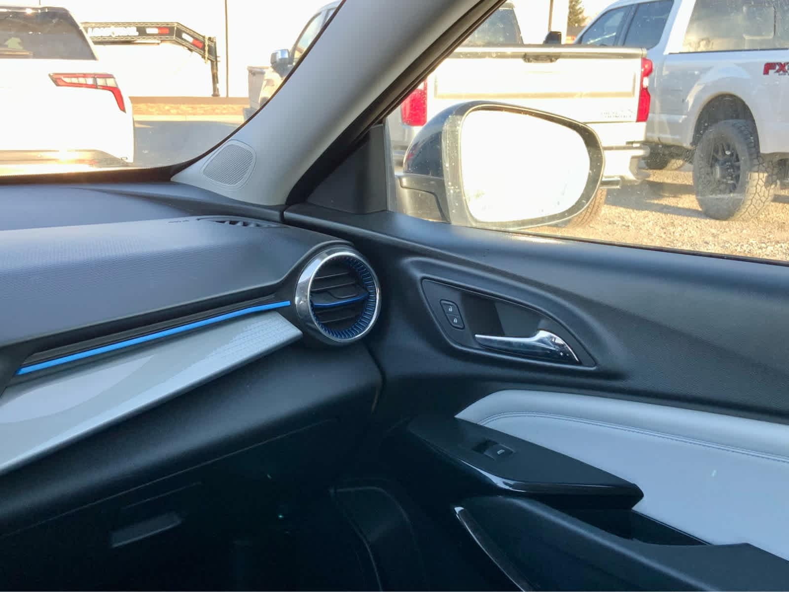 Thumbnail: 2025 Chevrolet Trax - 31