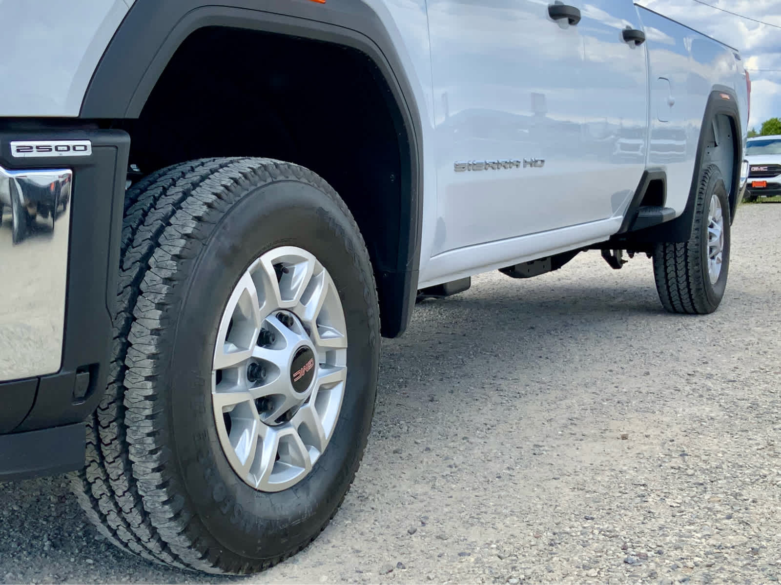 Thumbnail: 2026 GMC Sierra 2500 - 18