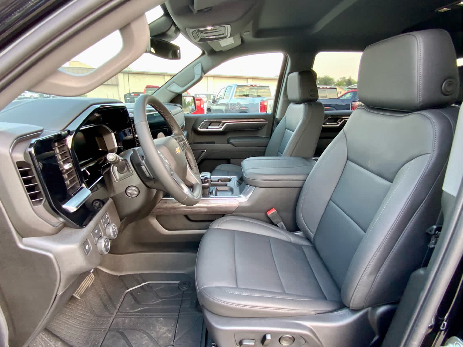 Thumbnail: 2026 Chevrolet Silverado 1500 - 28