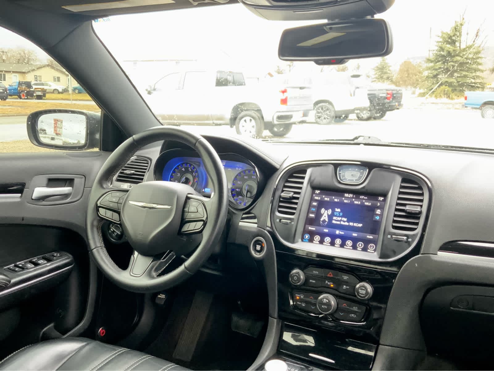 Thumbnail: 2017 Chrysler 300 - 34