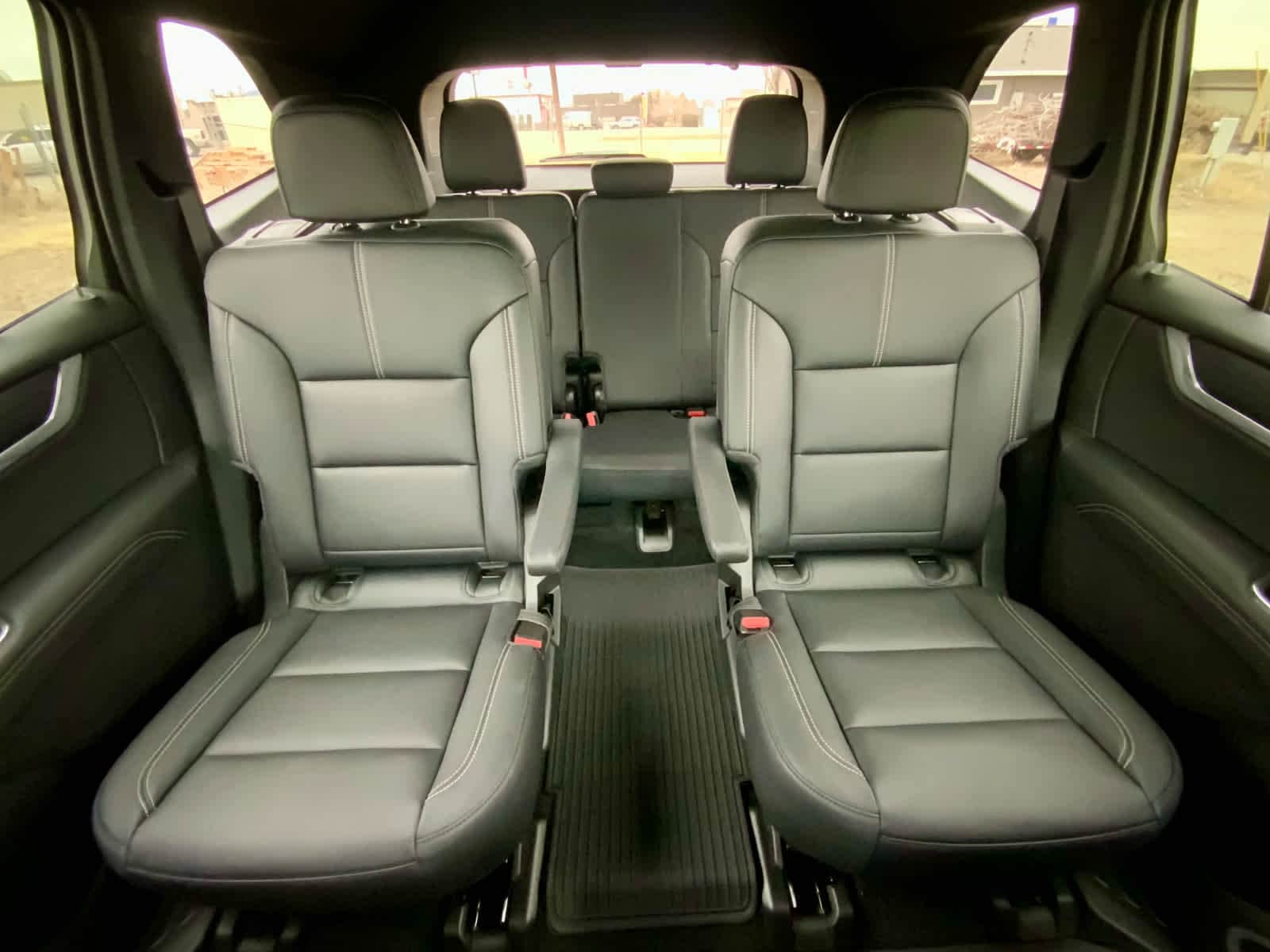 Thumbnail: 2026 GMC Acadia - 33