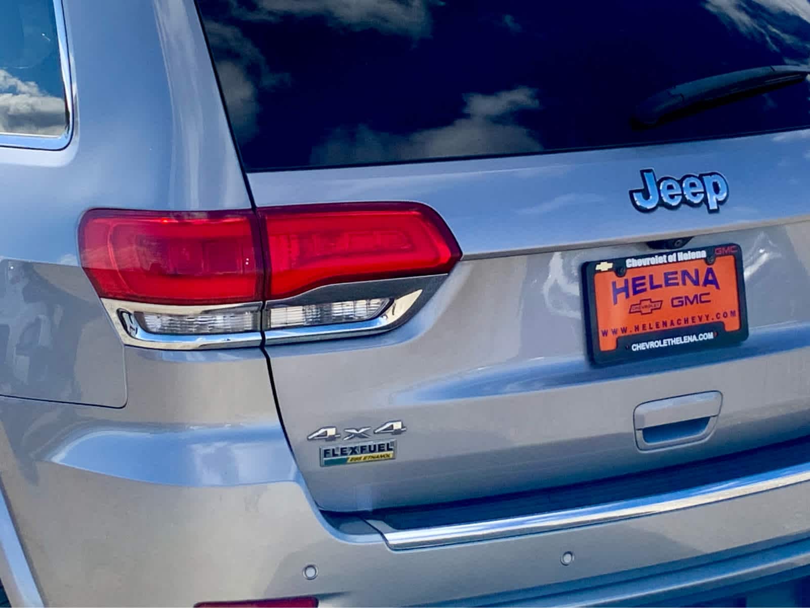 Thumbnail: 2015 Jeep Grand Cherokee - 13