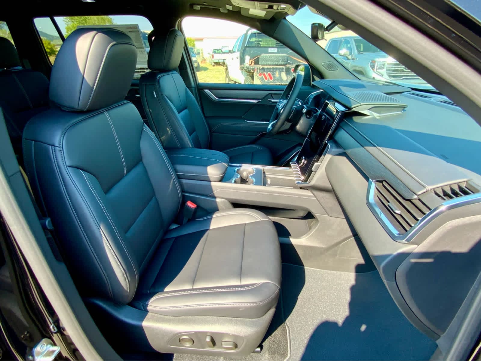 Thumbnail: 2026 GMC Acadia - 27