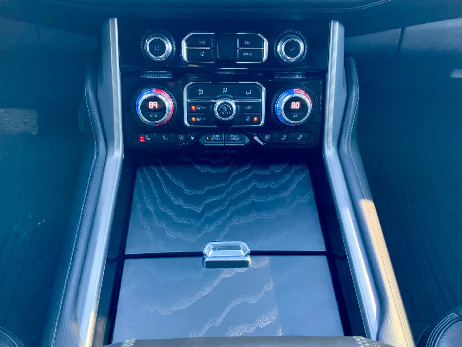 Thumbnail: 2023 GMC Yukon - 43