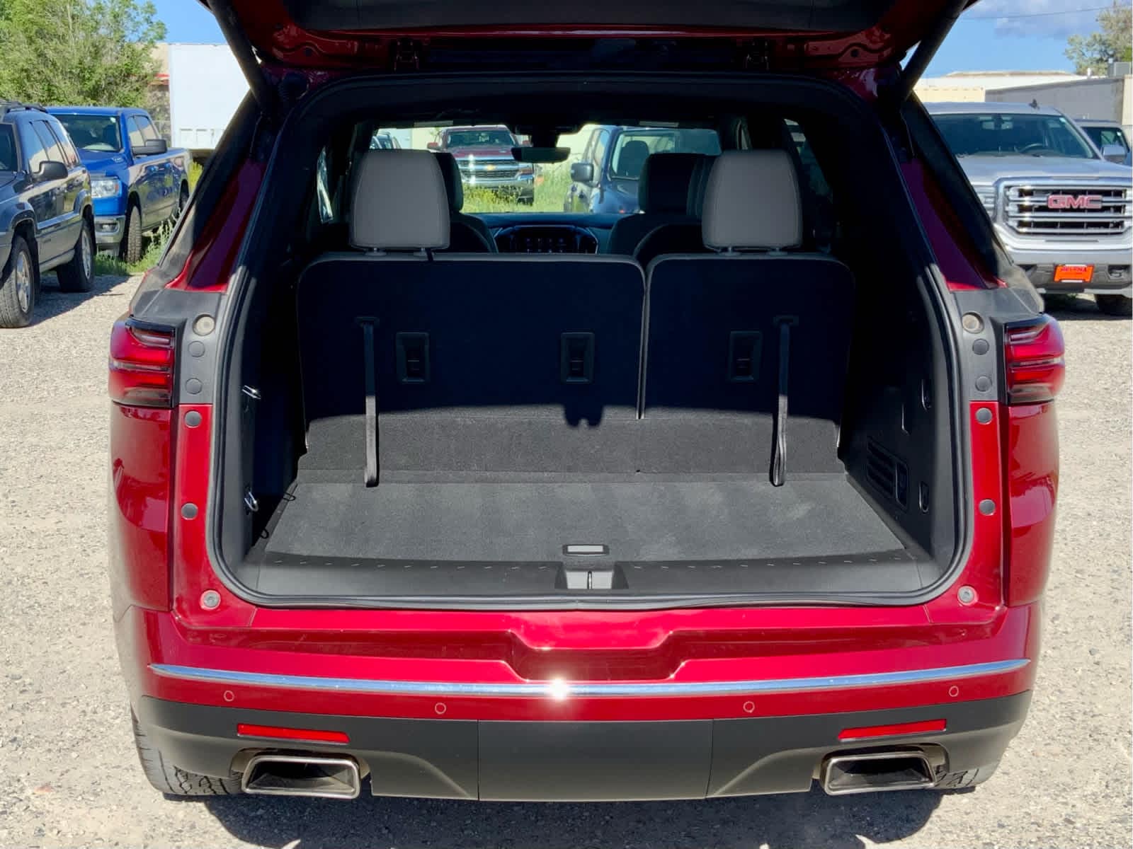 Thumbnail: 2023 Chevrolet Traverse - 26