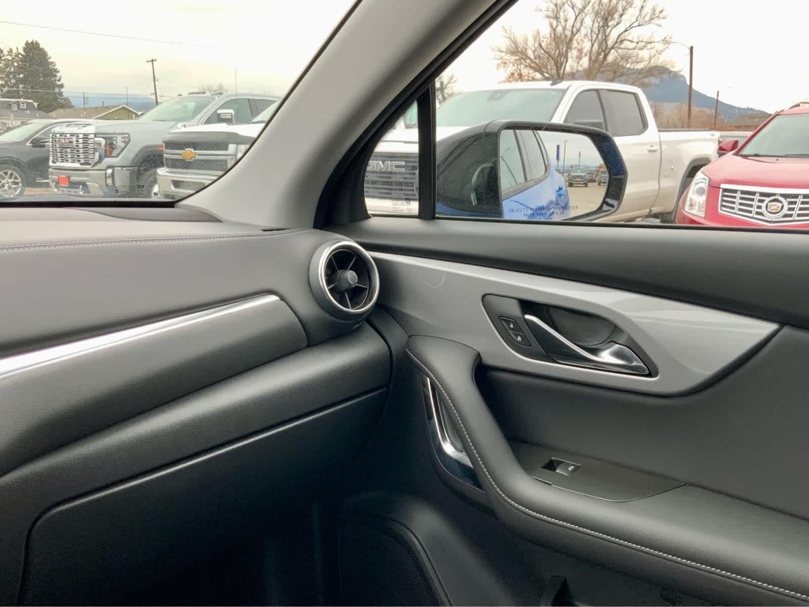 Thumbnail: 2025 Chevrolet Blazer - 36