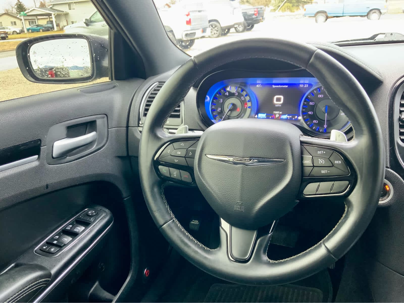 Thumbnail: 2017 Chrysler 300 - 36