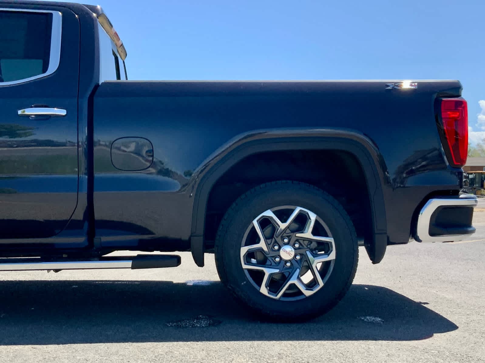 Thumbnail: 2025 GMC Sierra 1500 - 14