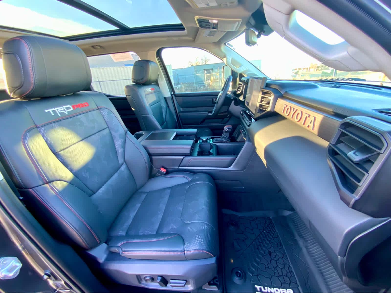 Thumbnail: 2023 Toyota Tundra - 22