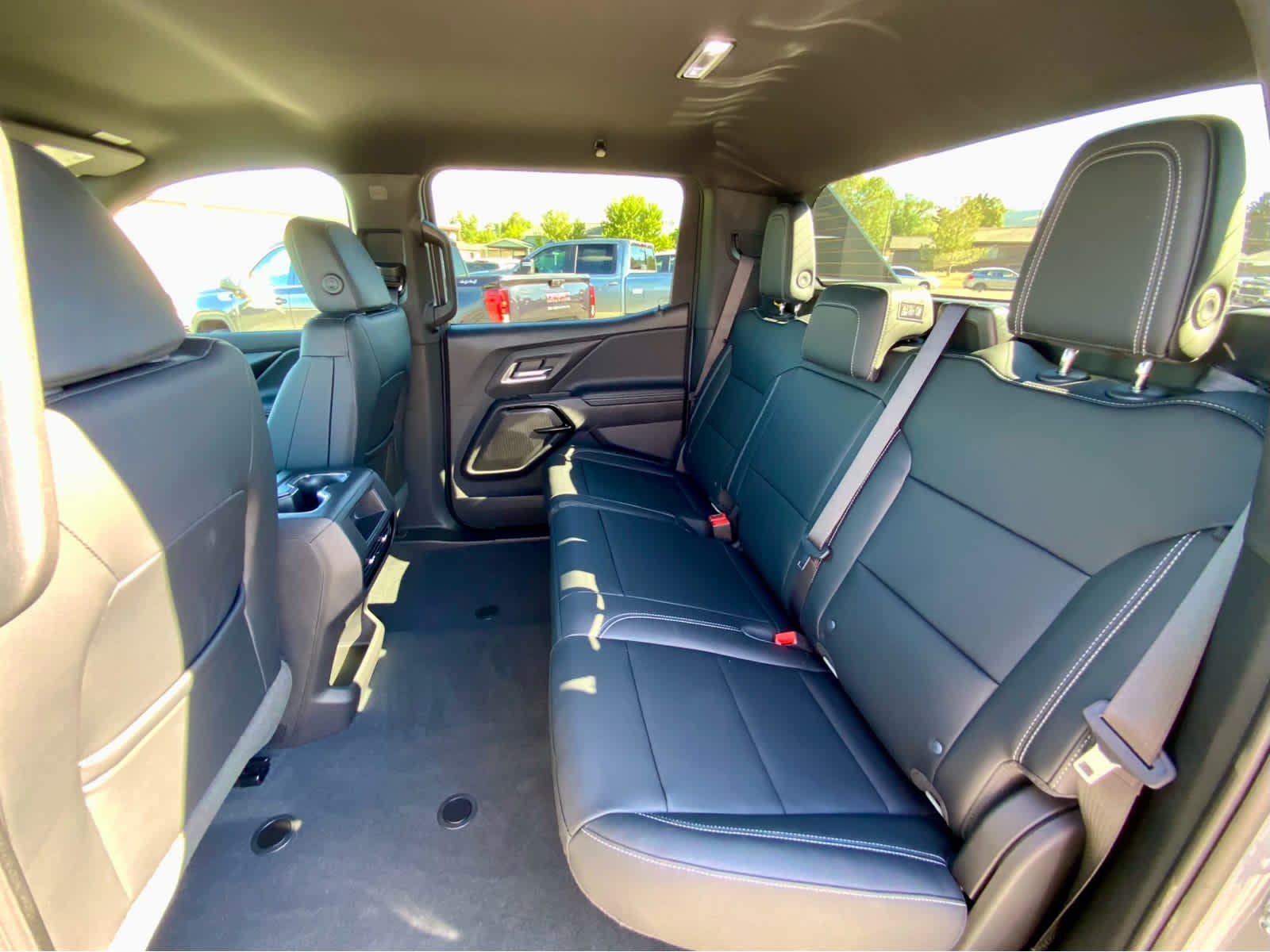 Thumbnail: 2026 Chevrolet Silverado EV - 29