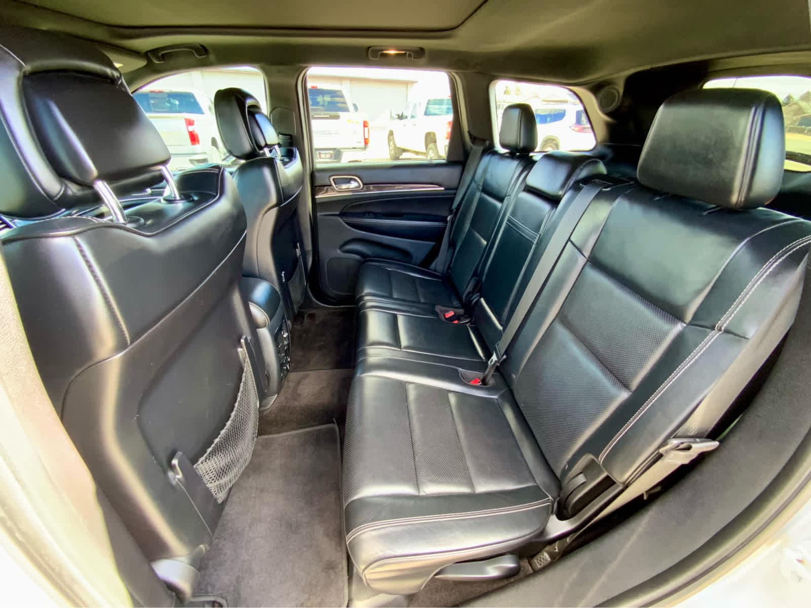 Thumbnail: 2015 Jeep Grand Cherokee - 25