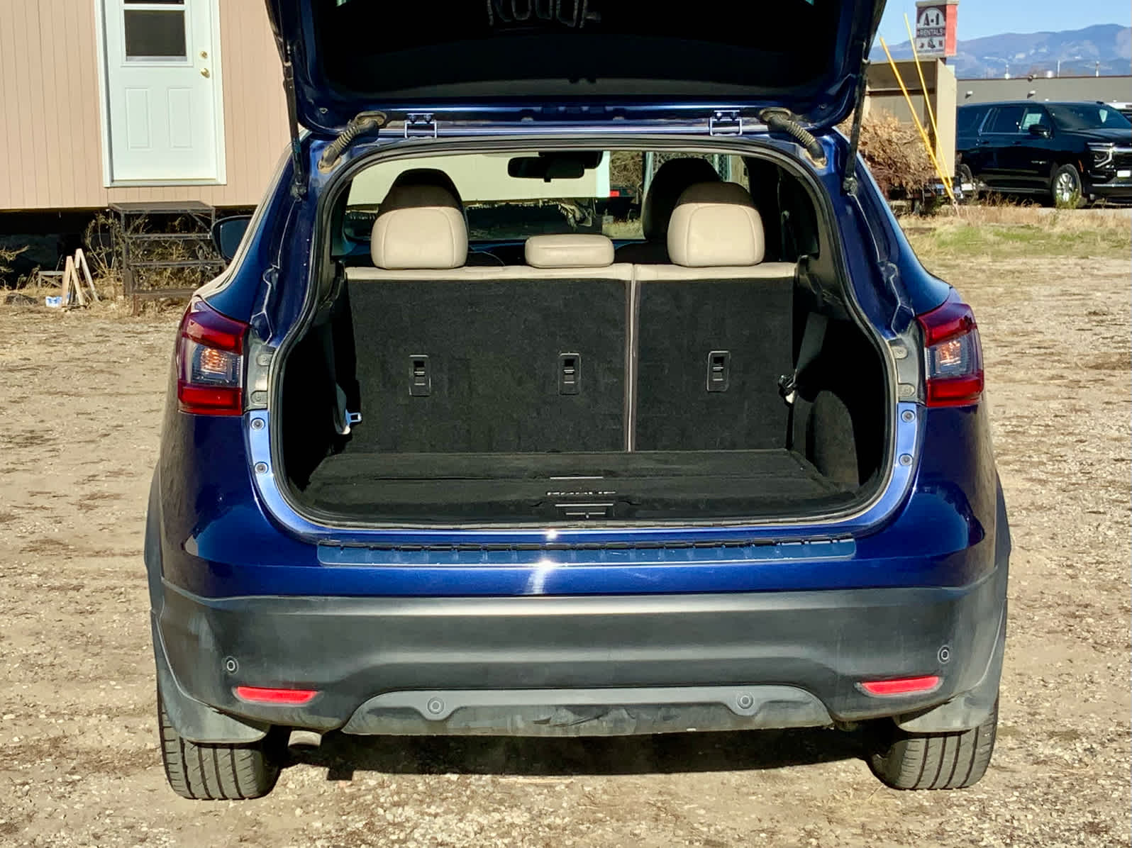 Thumbnail: 2022 Nissan Rogue Sport - 17