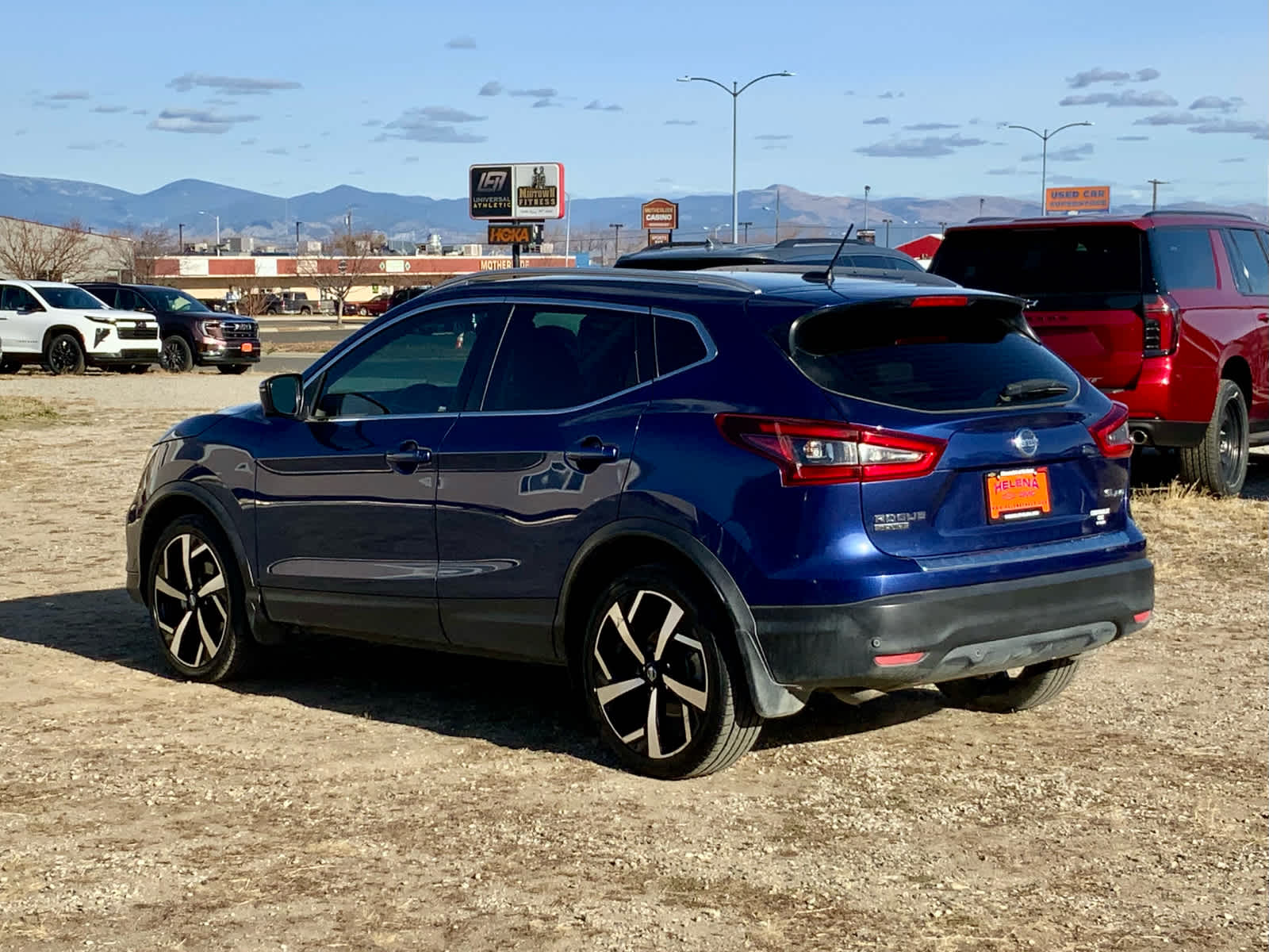 Thumbnail: 2022 Nissan Rogue Sport - 3