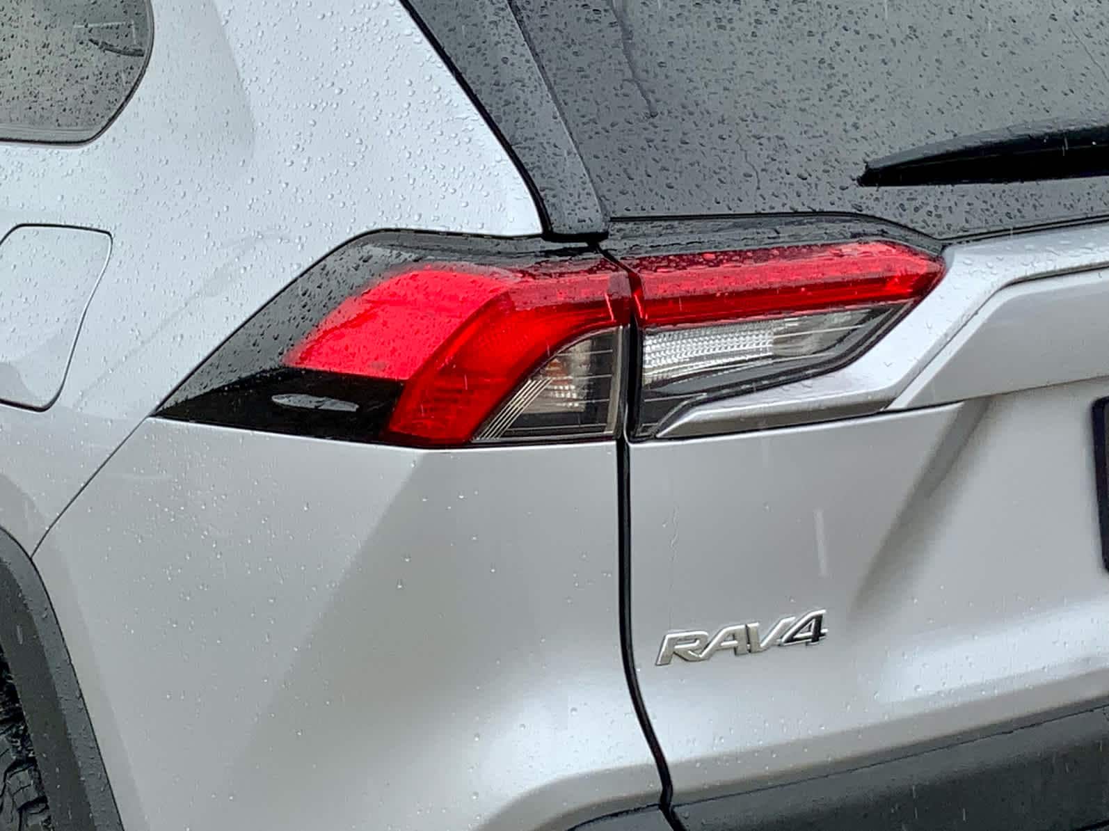 Thumbnail: 2020 Toyota RAV4 - 16
