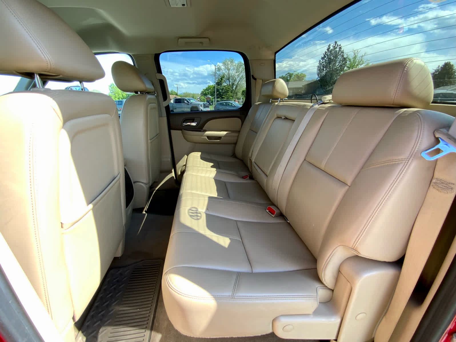Thumbnail: 2011 GMC Sierra 2500 - 24