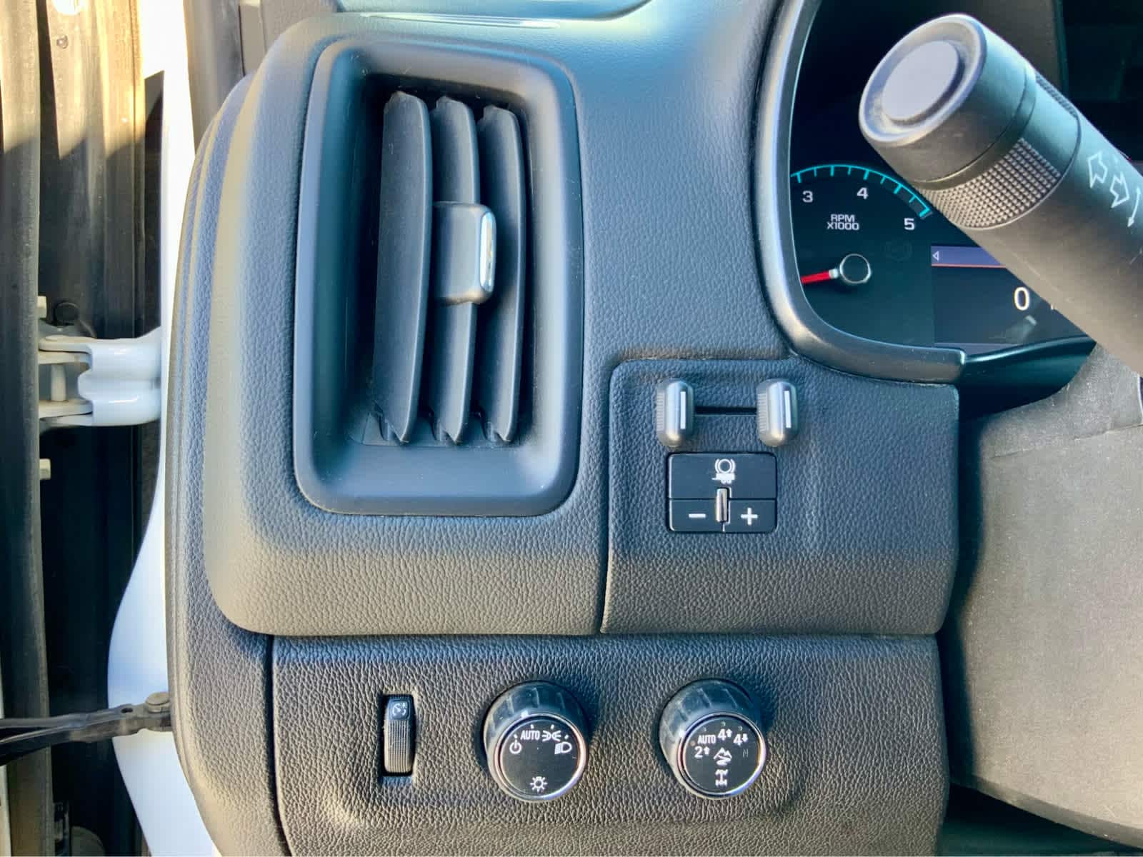 Thumbnail: 2019 Chevrolet Colorado - 49