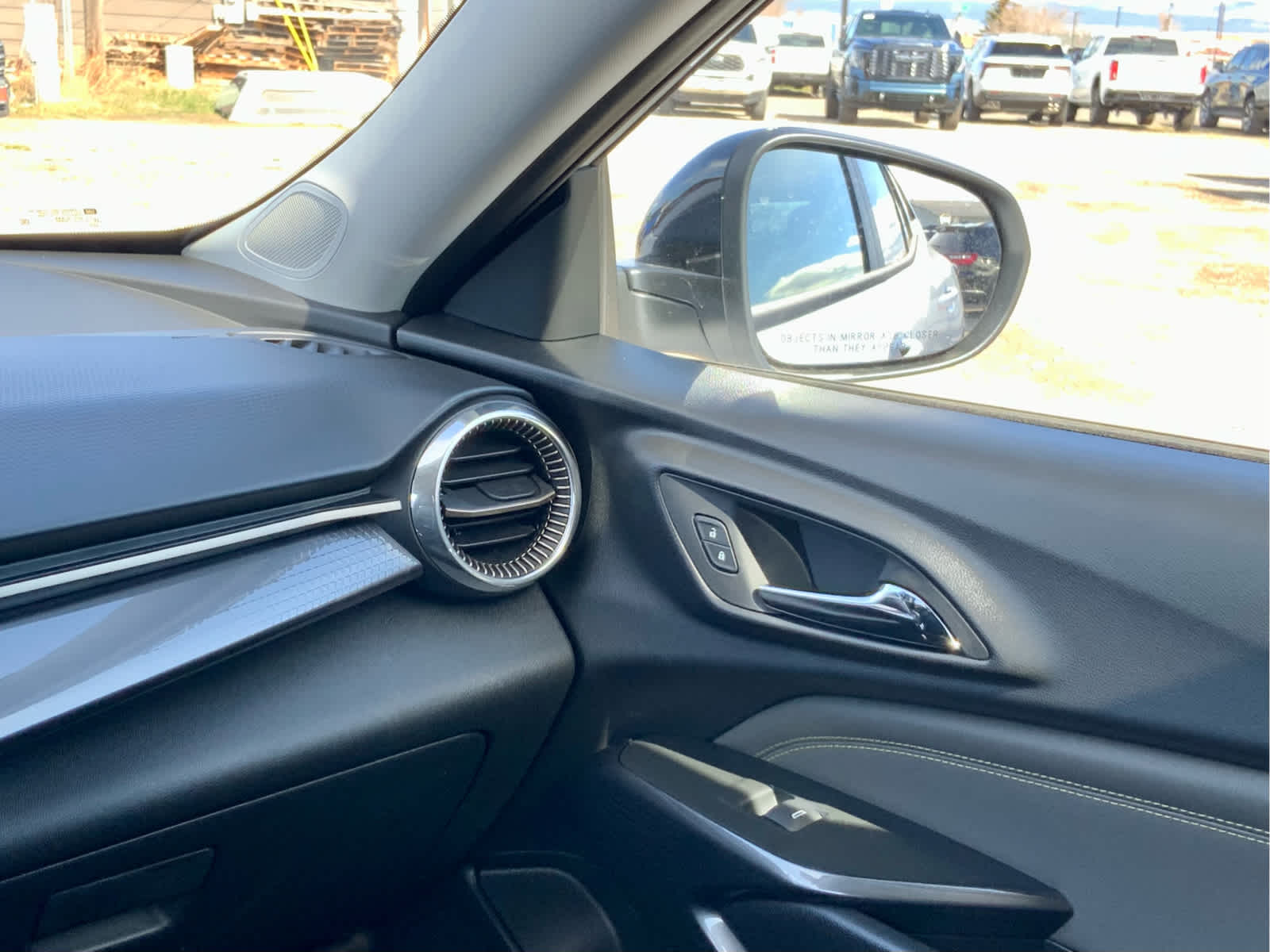 Thumbnail: 2026 Chevrolet Trax - 32