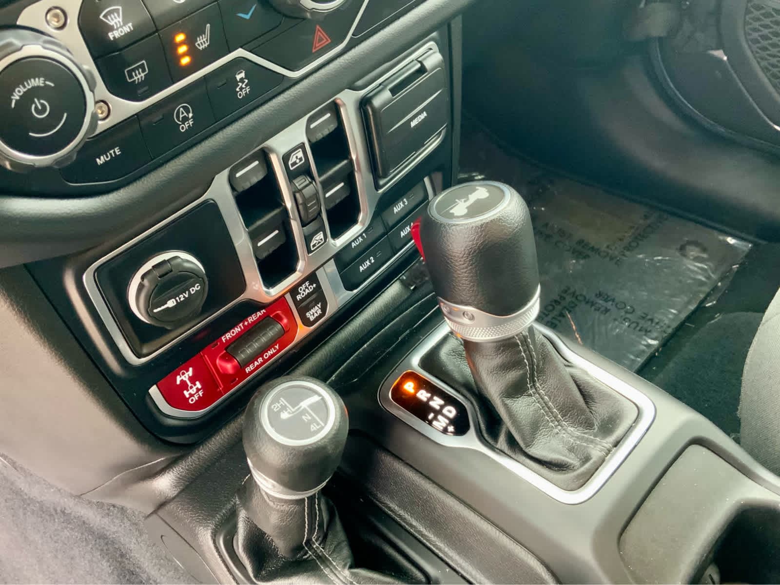 Thumbnail: 2024 Jeep Wrangler - 43