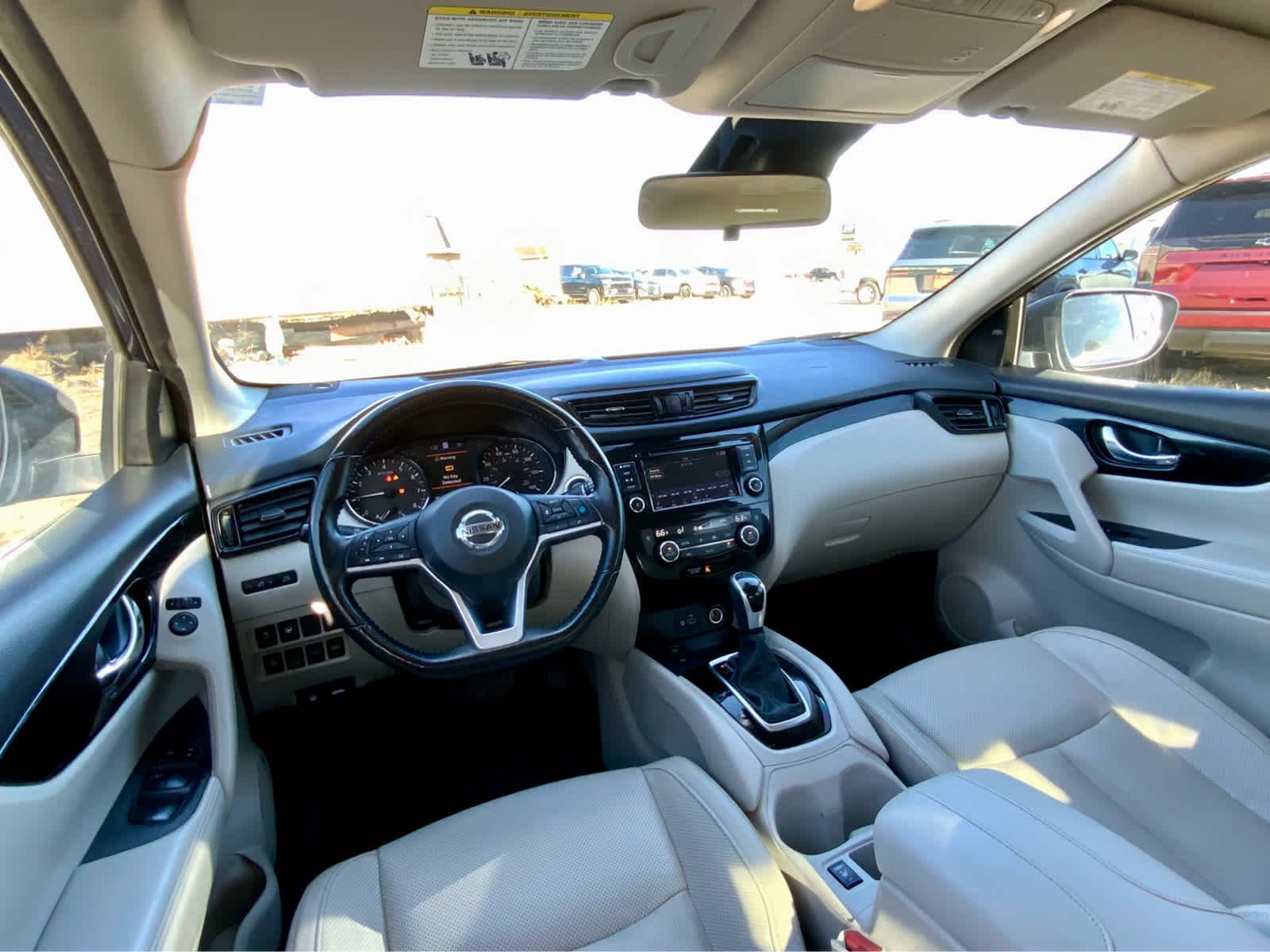 Thumbnail: 2022 Nissan Rogue Sport - 32